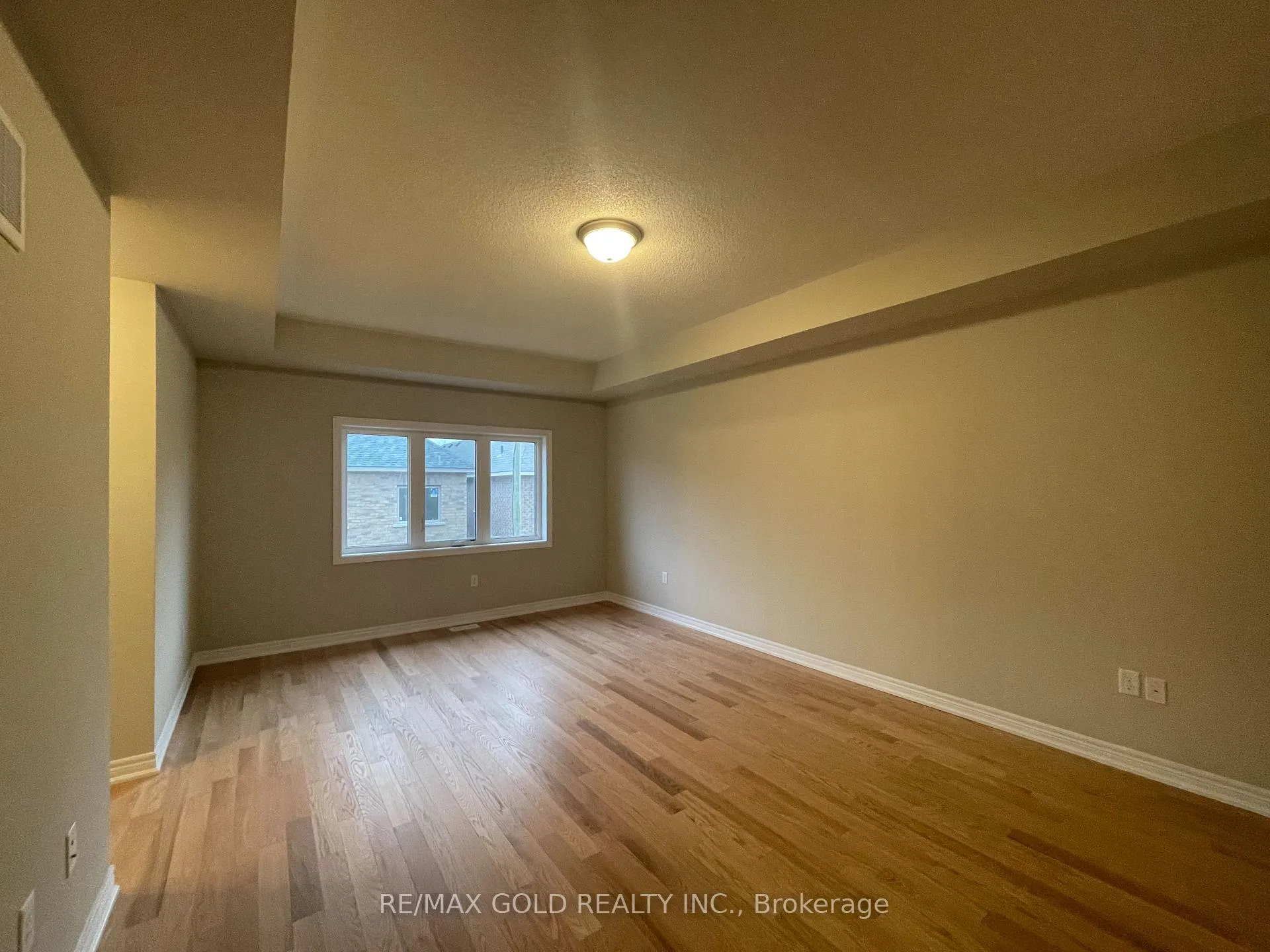 Photo 26 of Unit Upper Lvl, 7 Junior Road, Brampton, Northwest Brampton — HOMEH