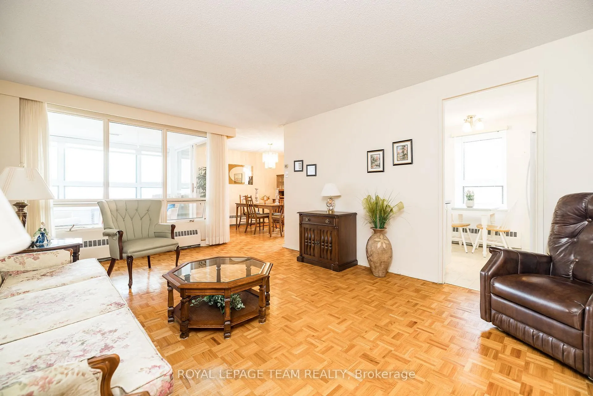 Photo 8 of Unit 701, 1356 Meadowlands Drive E, Ottawa, Borden Farm/Stewart Farm/Carleton Heights/Parkwood Hills — HOMEH
