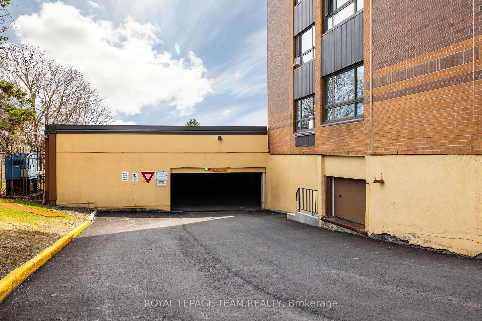 Photo 28 of Unit 701, 1356 Meadowlands Drive E, Ottawa, Borden Farm/Stewart Farm/Carleton Heights/Parkwood Hills — HOMEH