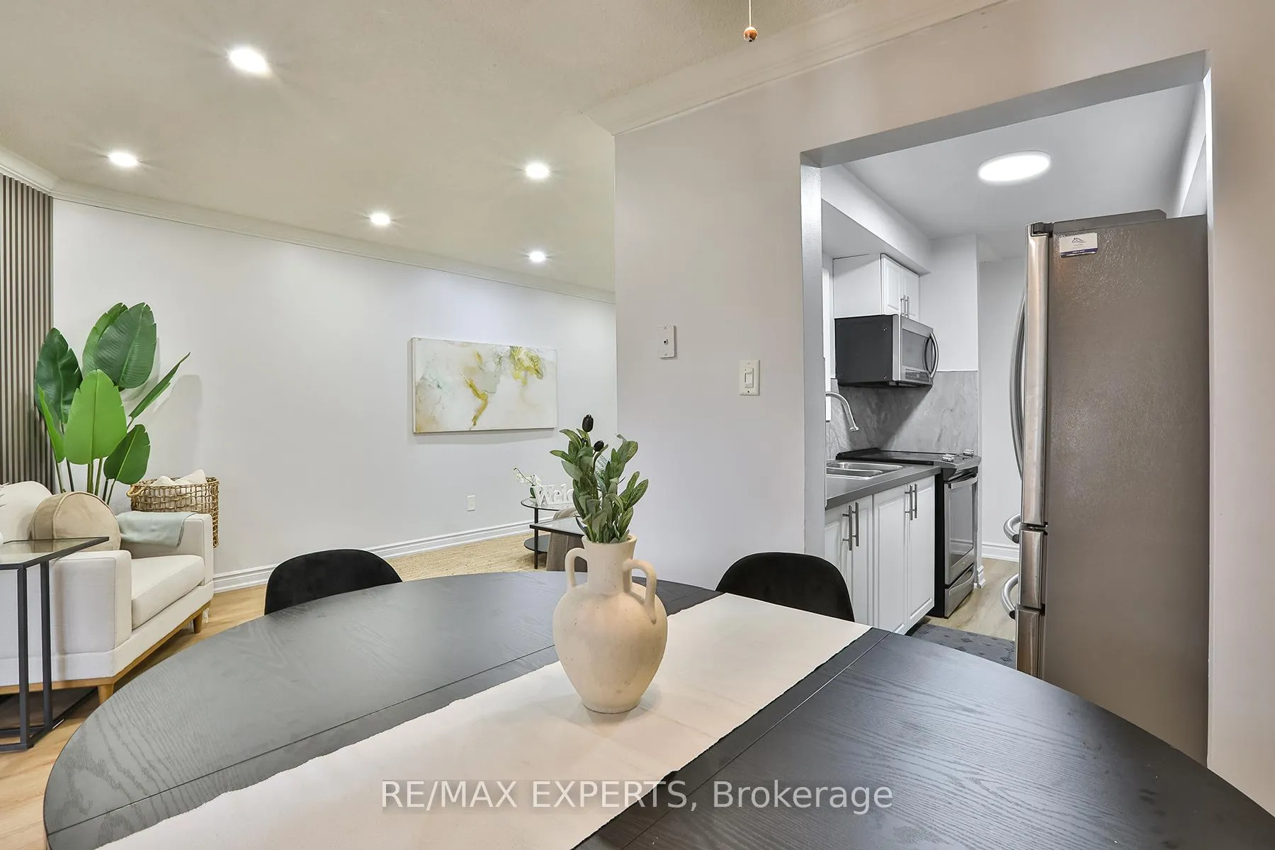 Photo 12 of 16 Hetherington Place, Brampton, Central Park — HOMEH