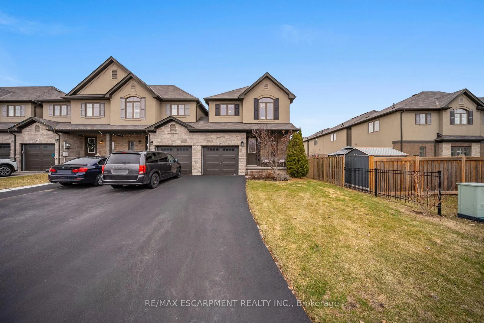 Photo 3 of 69 John Frederick Drive, Hamilton, Meadowlands — HOMEH