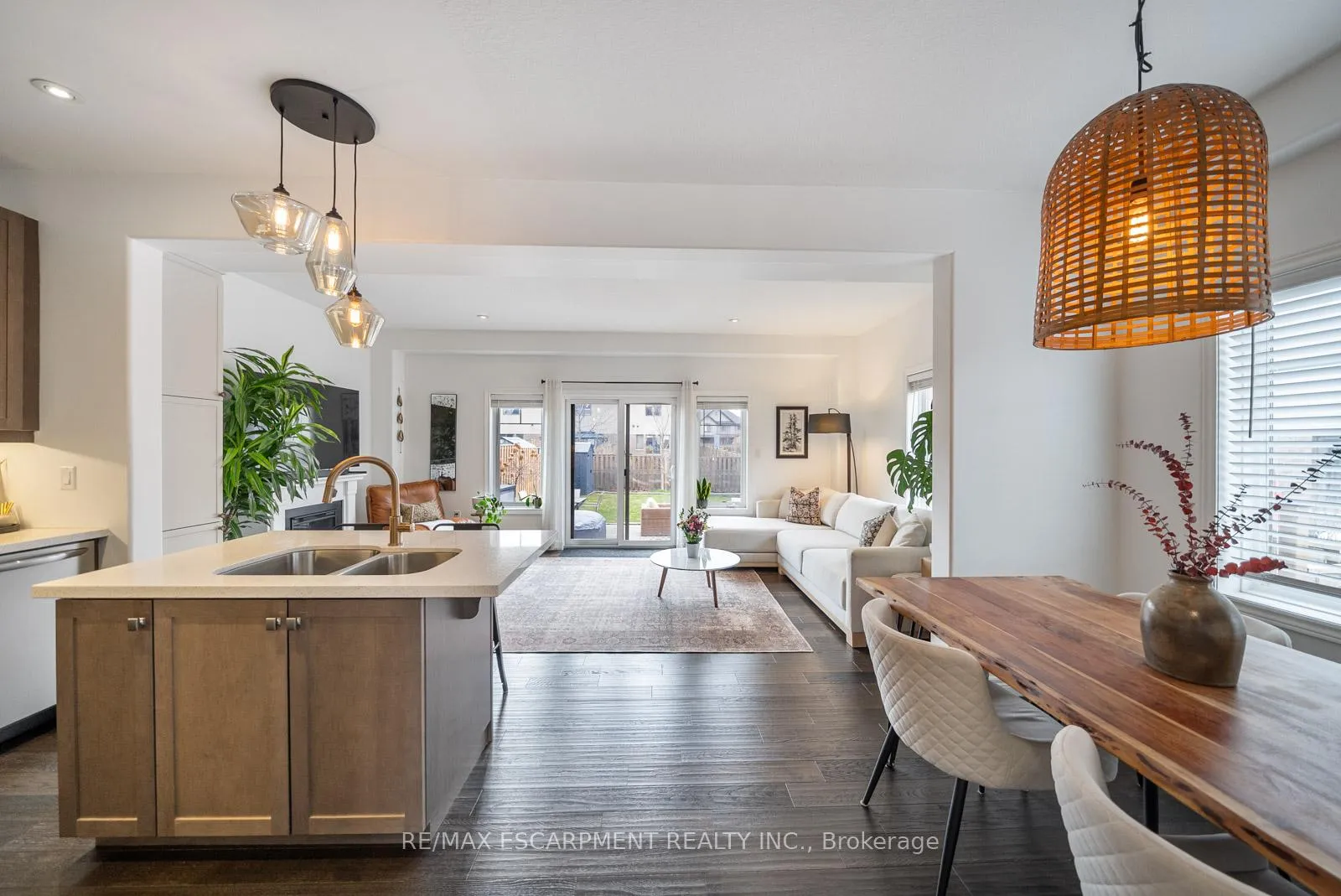 Photo 8 of 69 John Frederick Drive, Hamilton, Meadowlands — HOMEH