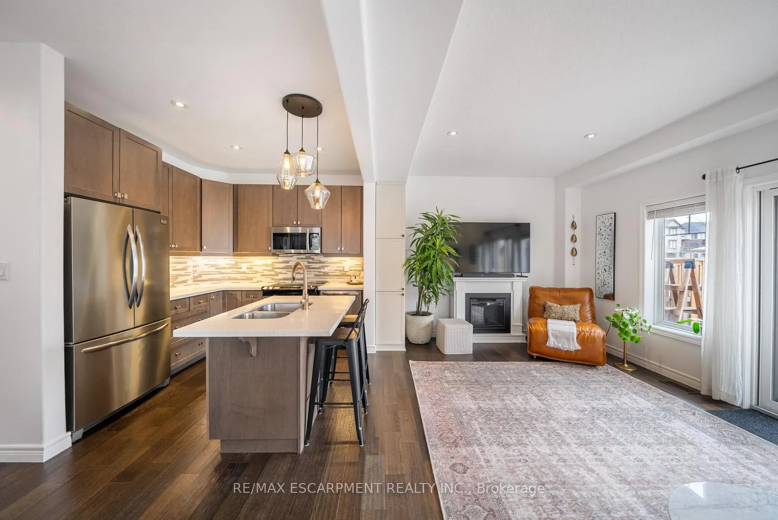 Photo 9 of 69 John Frederick Drive, Hamilton, Meadowlands — HOMEH