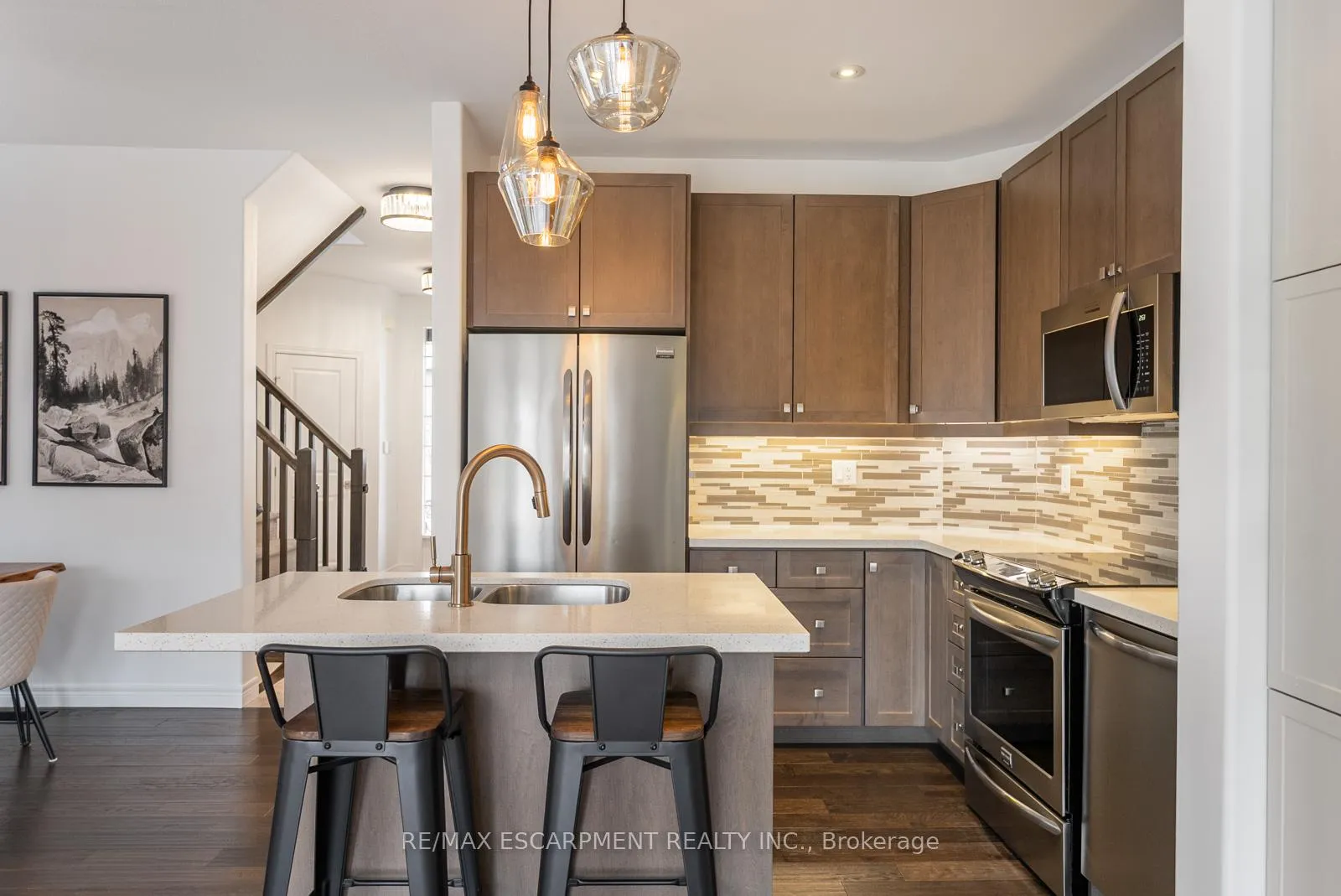 Photo 11 of 69 John Frederick Drive, Hamilton, Meadowlands — HOMEH