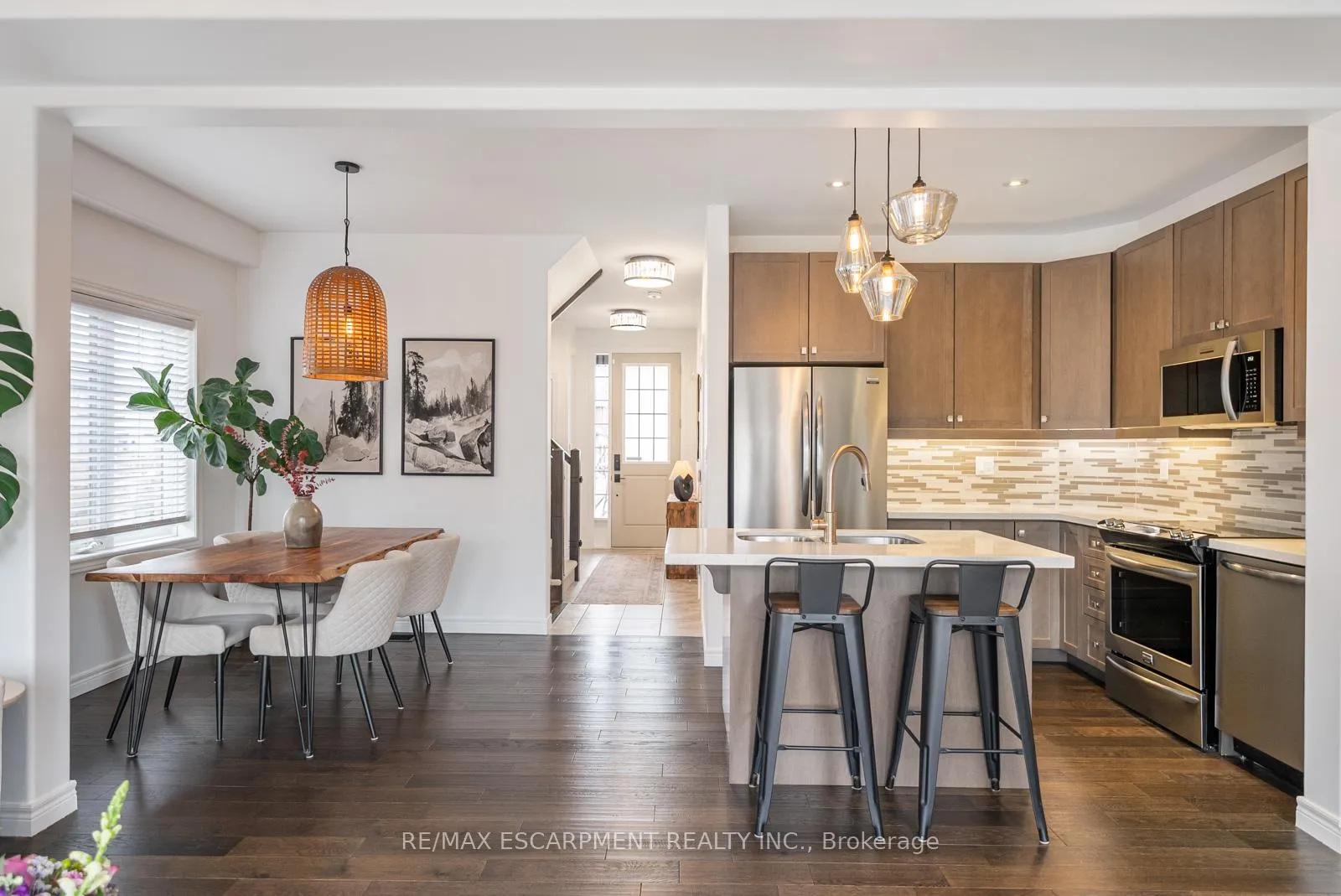 Photo 12 of 69 John Frederick Drive, Hamilton, Meadowlands — HOMEH