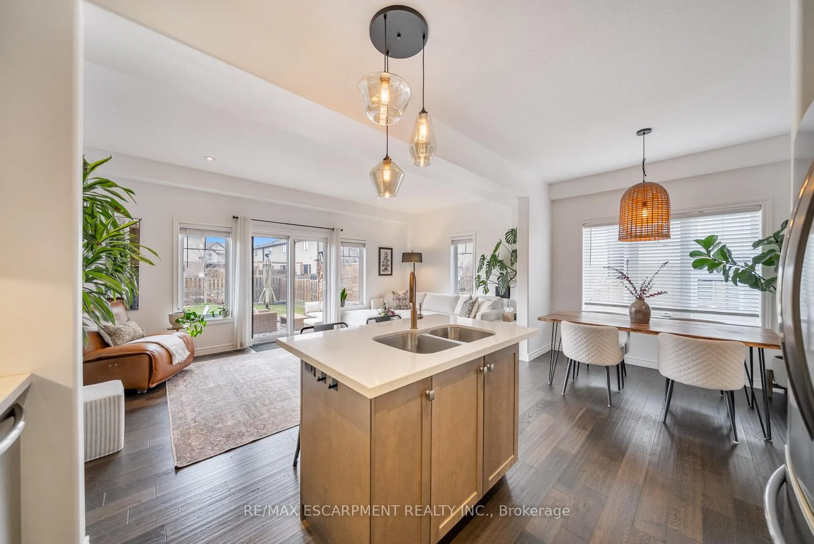 Photo 13 of 69 John Frederick Drive, Hamilton, Meadowlands — HOMEH