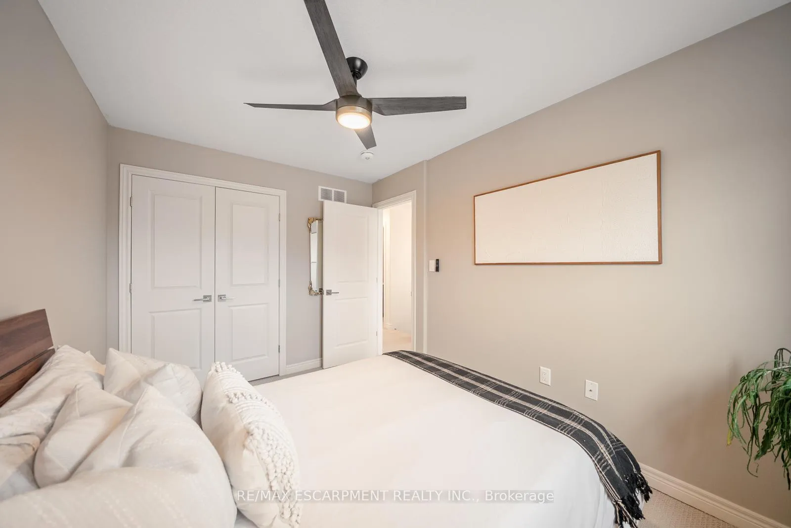 Photo 30 of 69 John Frederick Drive, Hamilton, Meadowlands — HOMEH