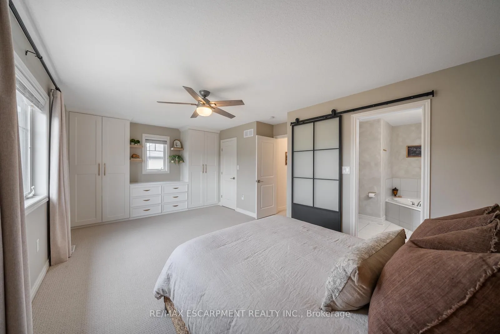 Photo 35 of 69 John Frederick Drive, Hamilton, Meadowlands — HOMEH