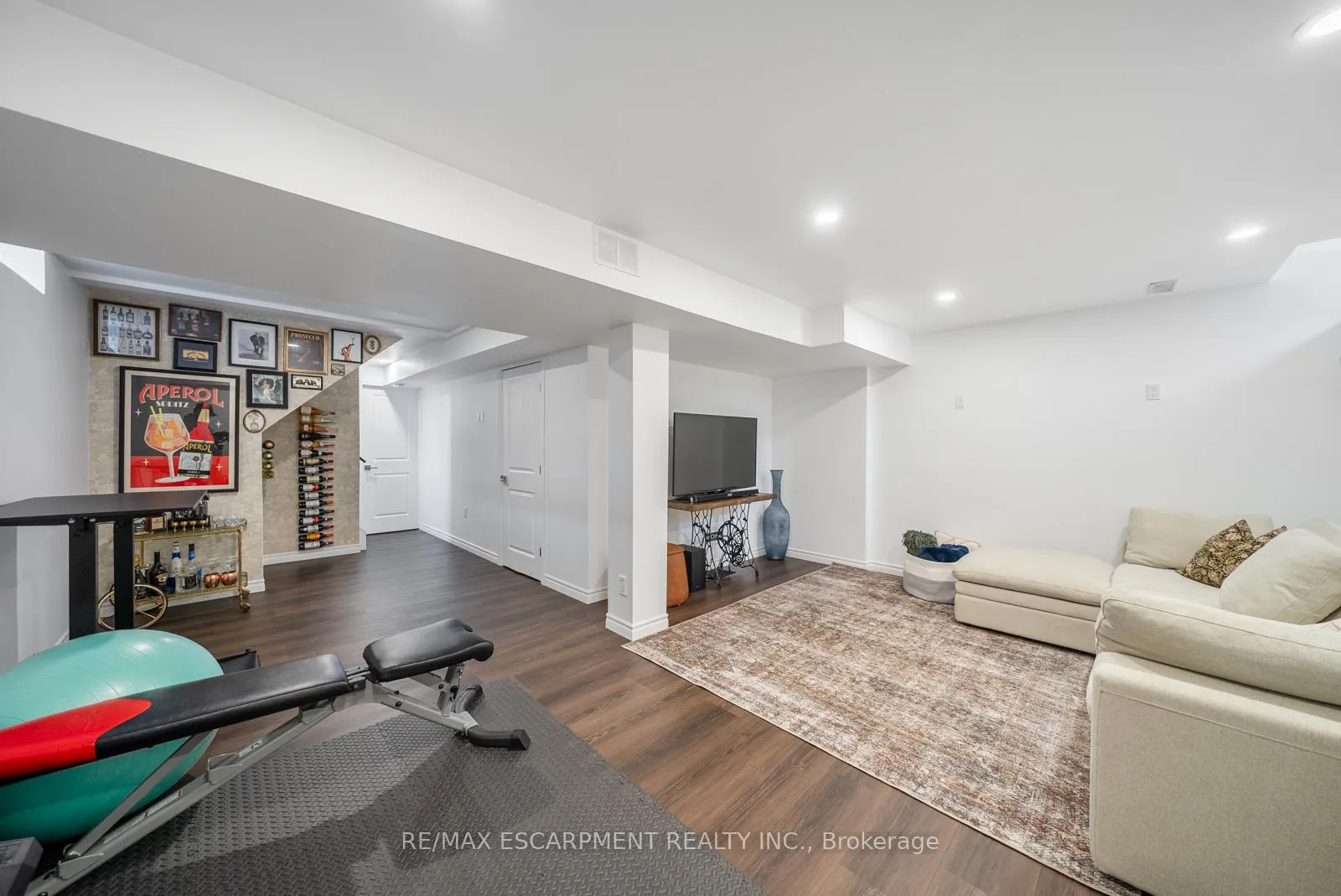 Photo 42 of 69 John Frederick Drive, Hamilton, Meadowlands — HOMEH
