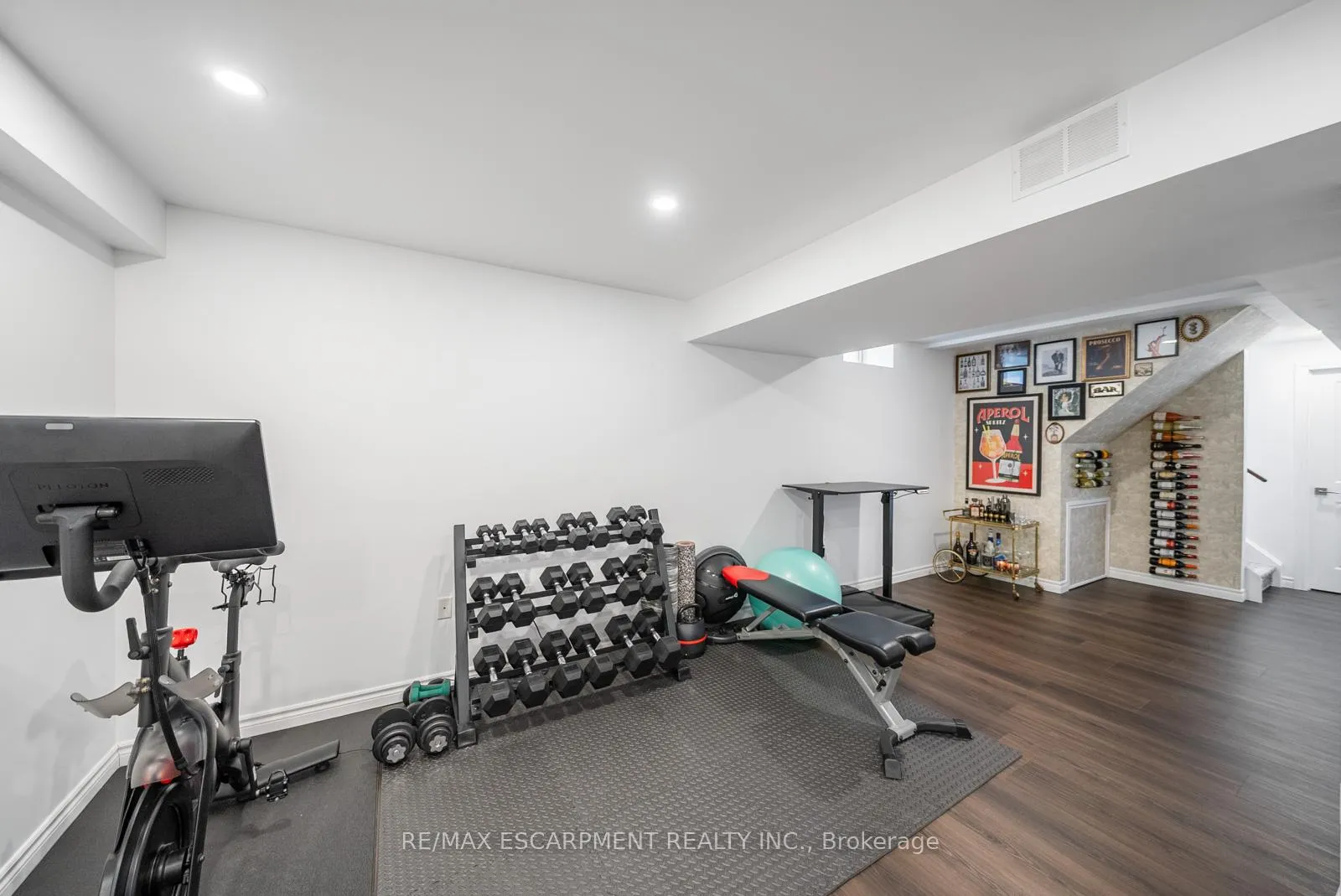 Photo 44 of 69 John Frederick Drive, Hamilton, Meadowlands — HOMEH