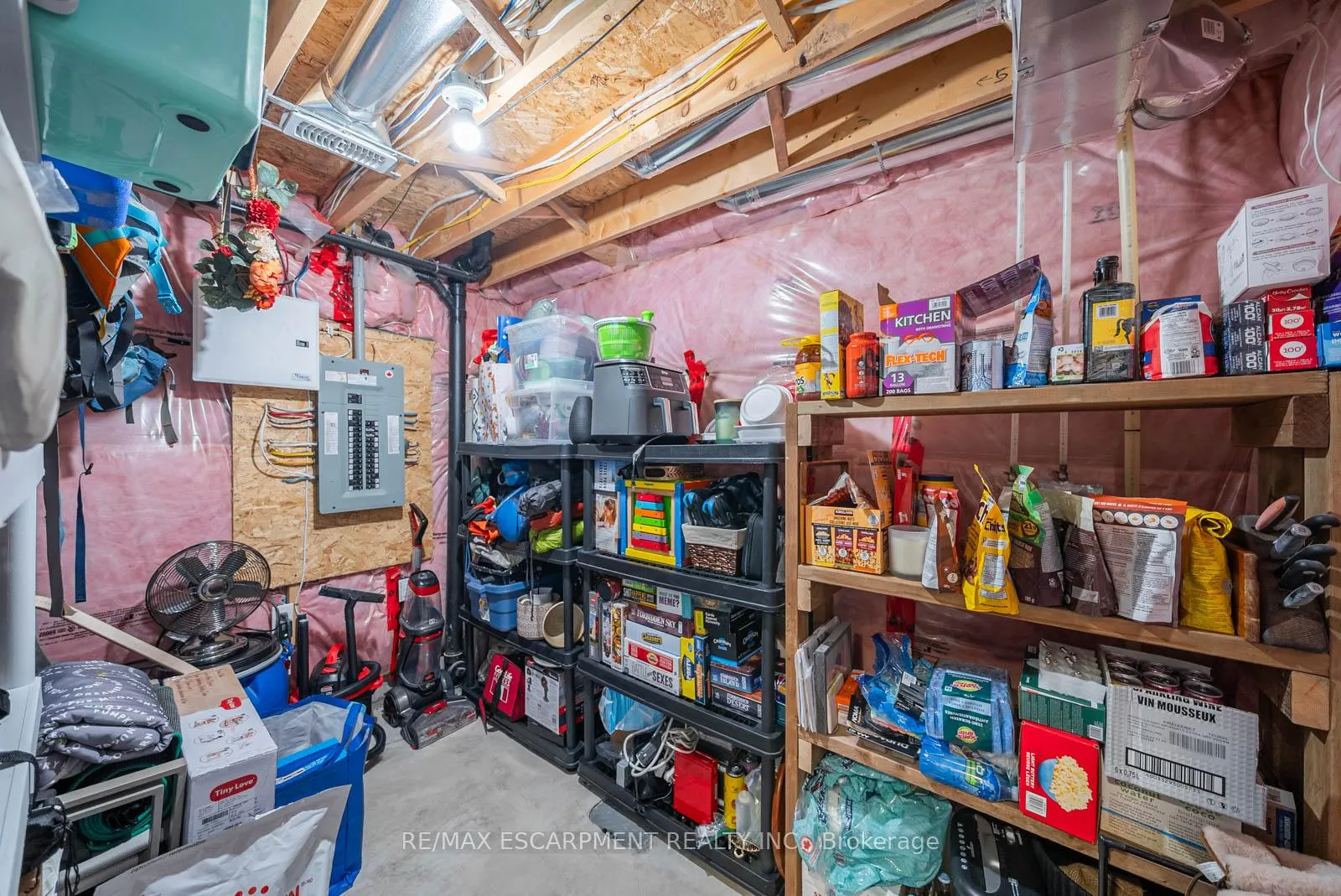 Photo 45 of 69 John Frederick Drive, Hamilton, Meadowlands — HOMEH