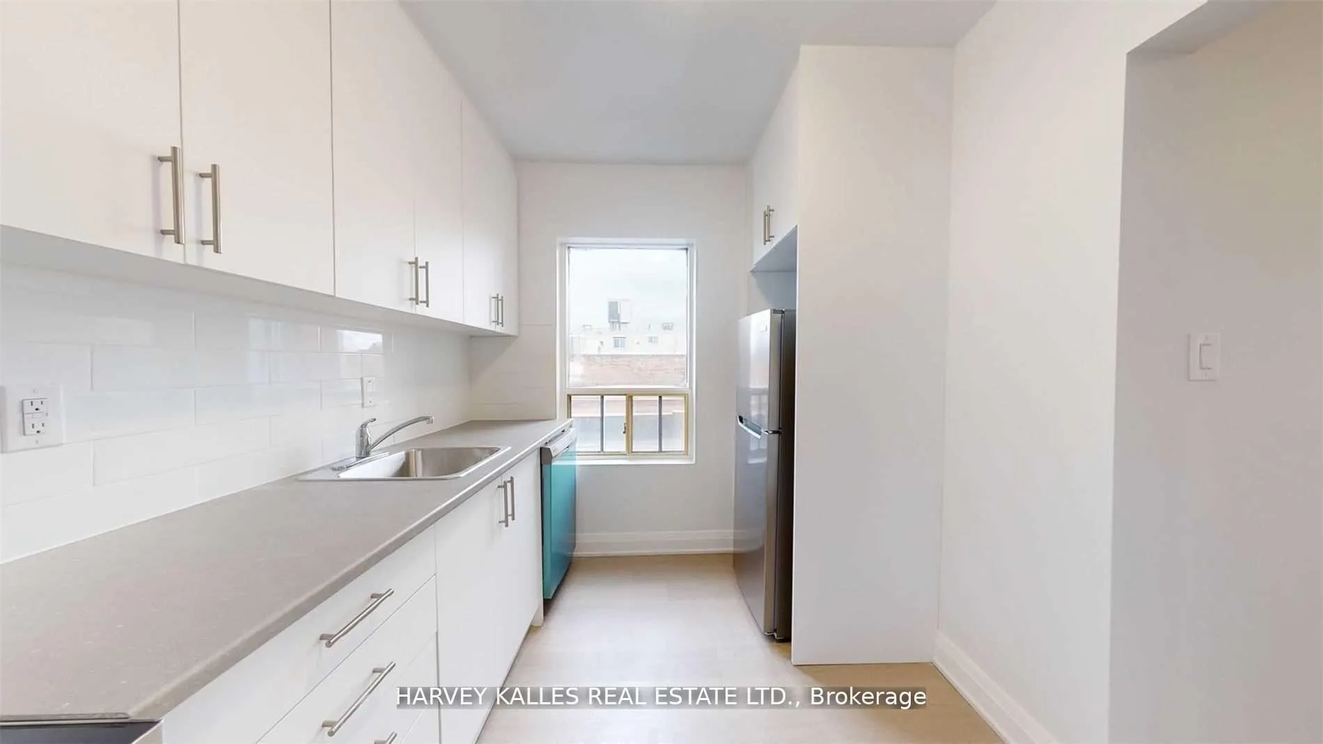 Photo 6 of Unit 7, 98 Northcliffe Boulevard, Toronto, Oakwood Village — HOMEH