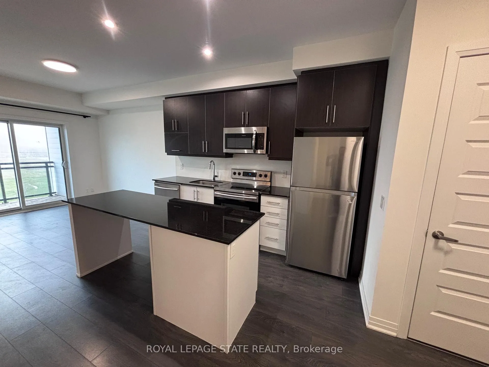 Photo 4 of Unit 417, 128 Grovewood Common, Oakville, Glenorchy — HOMEH