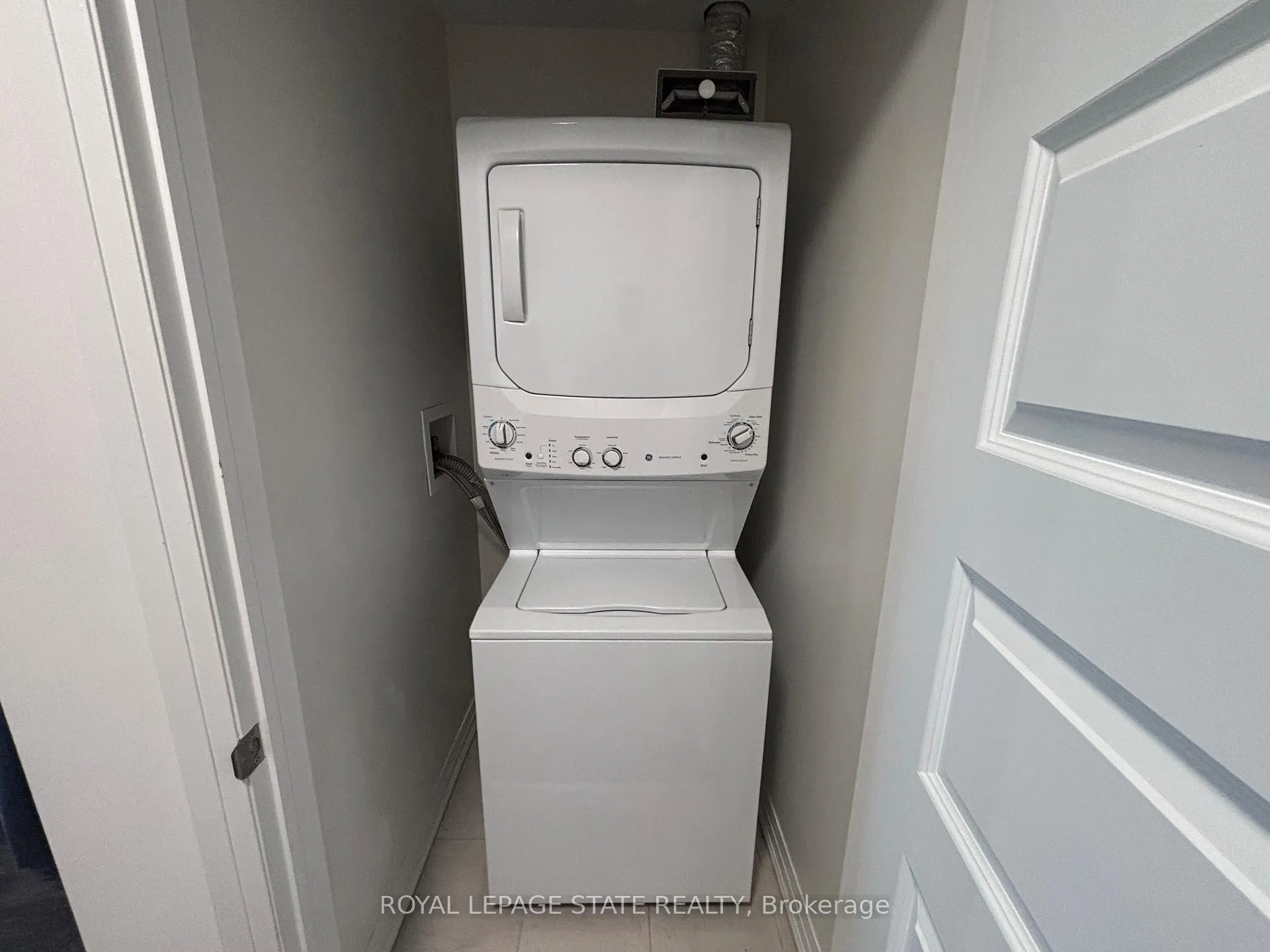 Photo 7 of Unit 417, 128 Grovewood Common, Oakville, Glenorchy — HOMEH