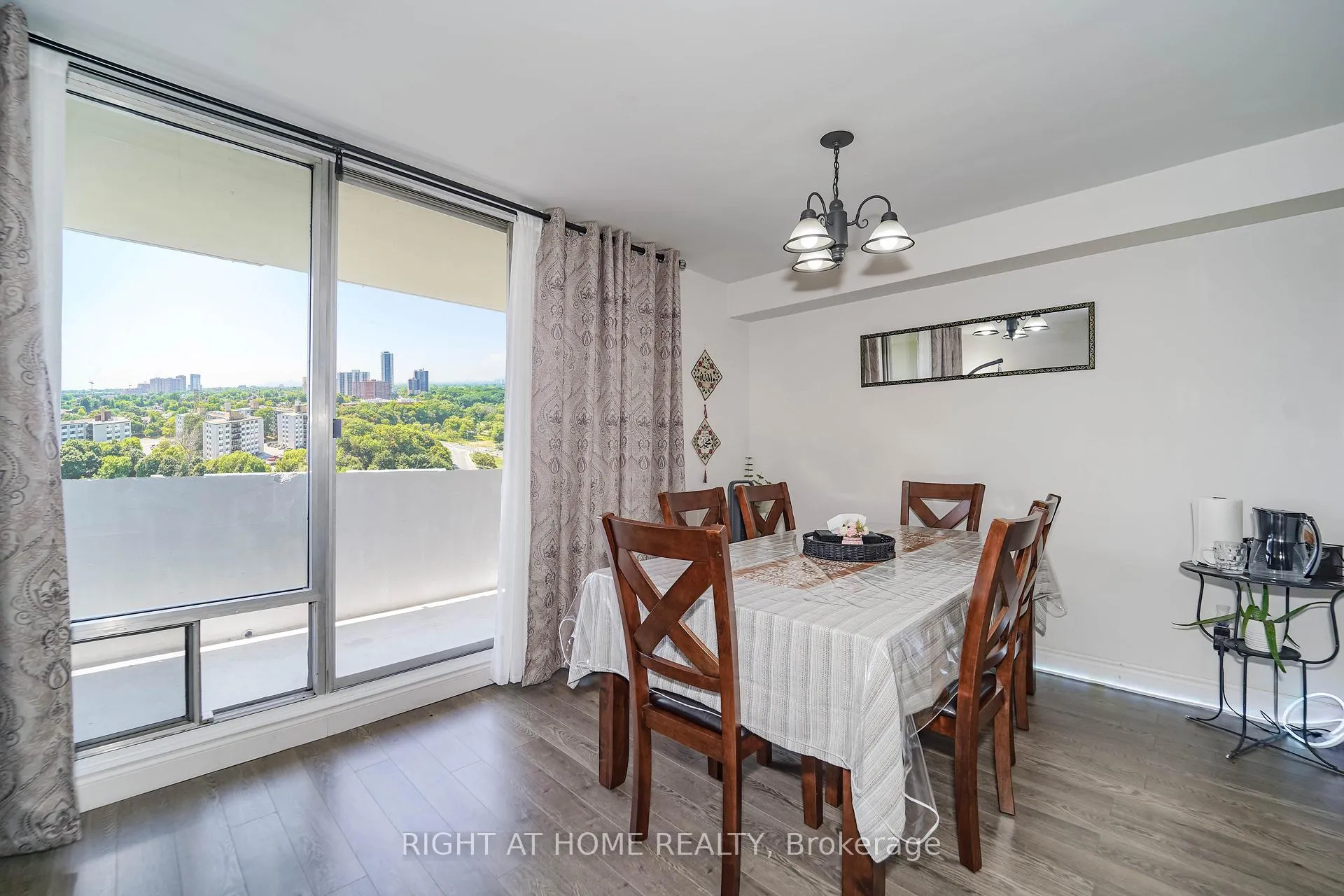 Photo 14 of Unit 1611, 1 Massey Square, Toronto, Crescent Town — HOMEH