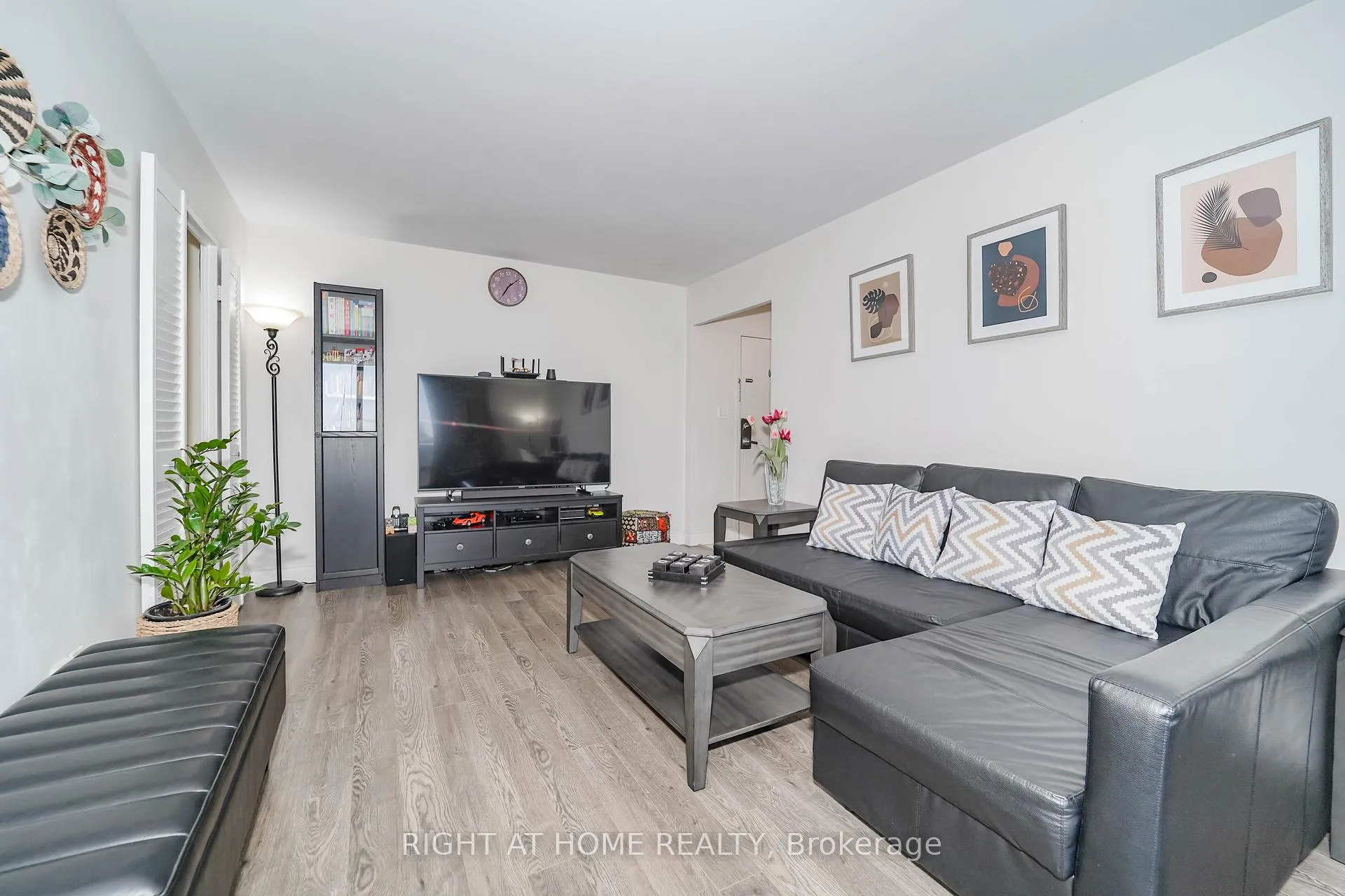 Photo 15 of Unit 1611, 1 Massey Square, Toronto, Crescent Town — HOMEH