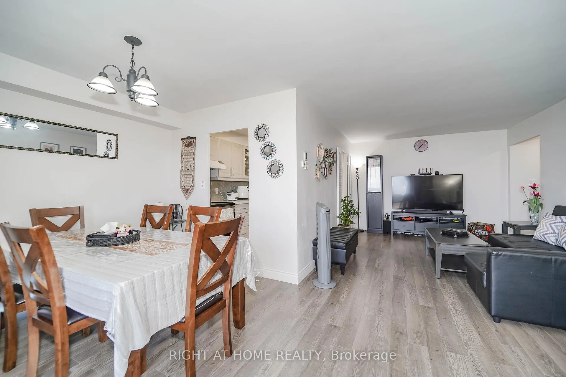 Photo 17 of Unit 1611, 1 Massey Square, Toronto, Crescent Town — HOMEH