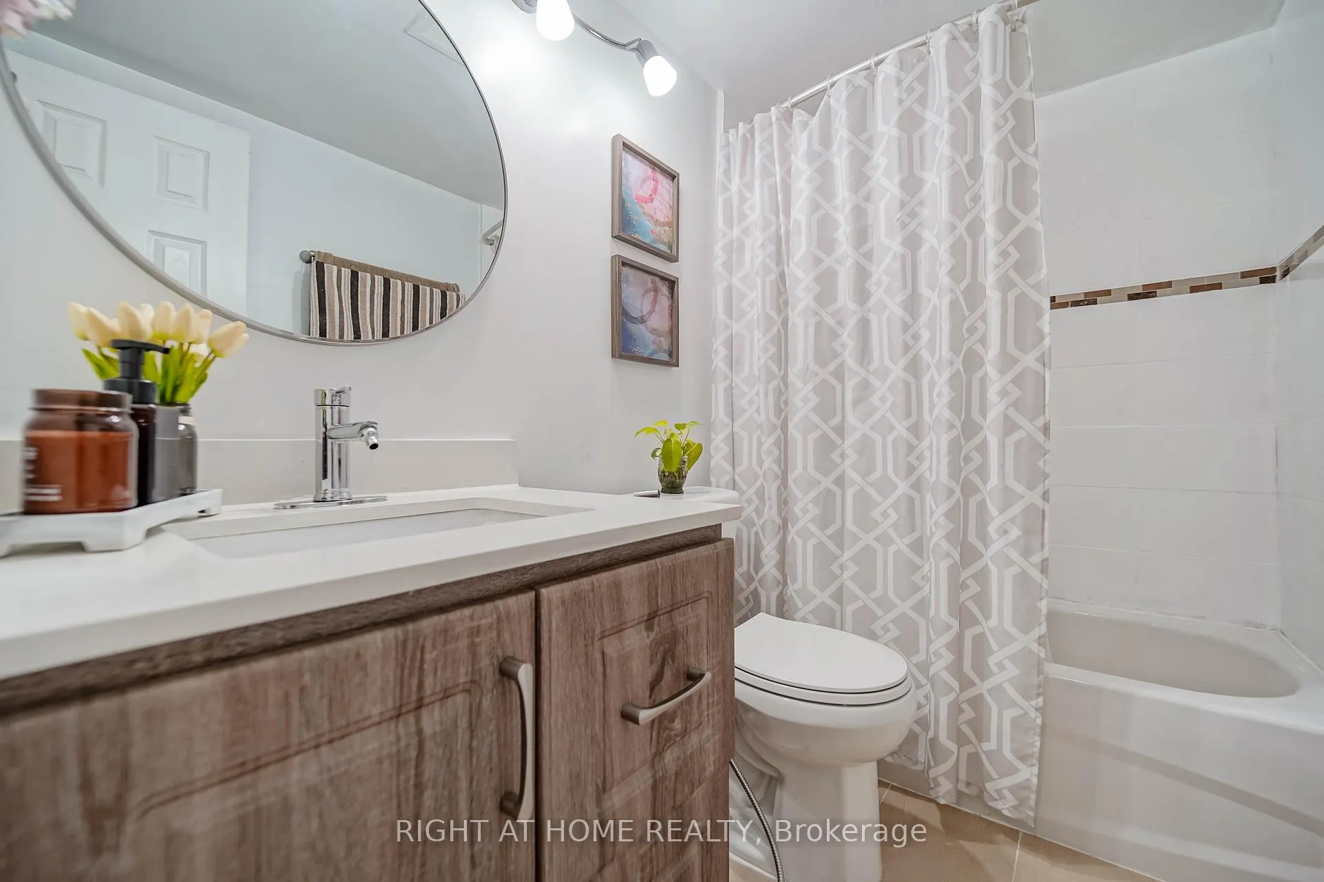 Photo 31 of Unit 1611, 1 Massey Square, Toronto, Crescent Town — HOMEH