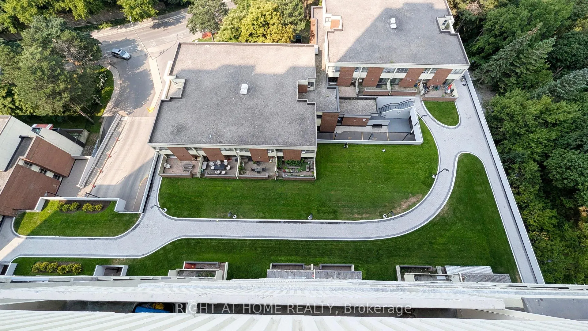 Photo 48 of Unit 1611, 1 Massey Square, Toronto, Crescent Town — HOMEH