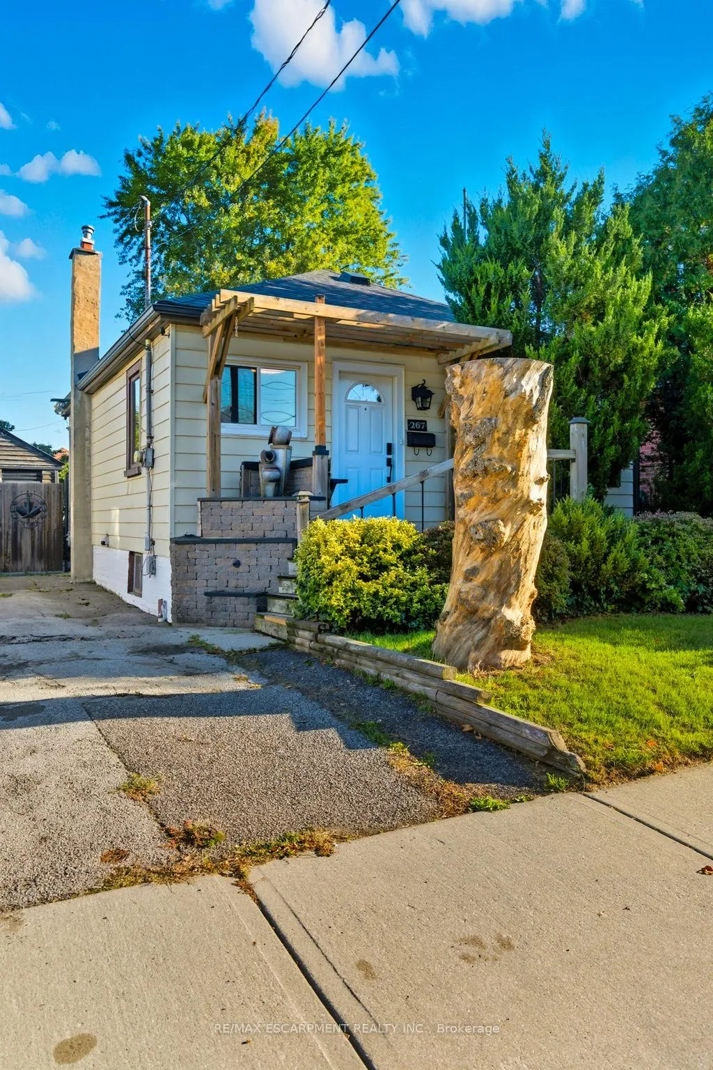 Photo 2 of 267 Thayer Avenue, Hamilton, Inch Park — HOMEH