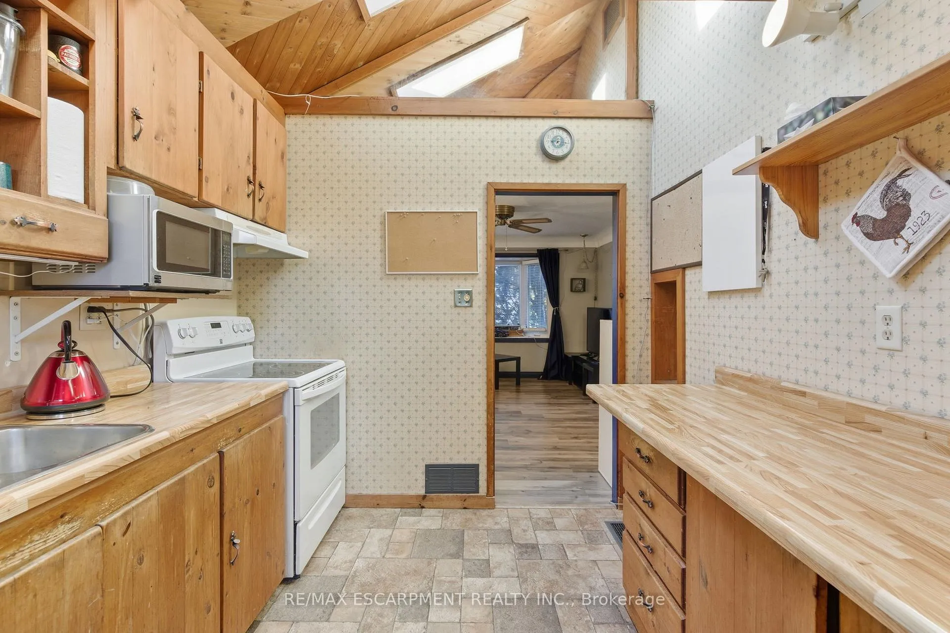 Photo 14 of 267 Thayer Avenue, Hamilton, Inch Park — HOMEH