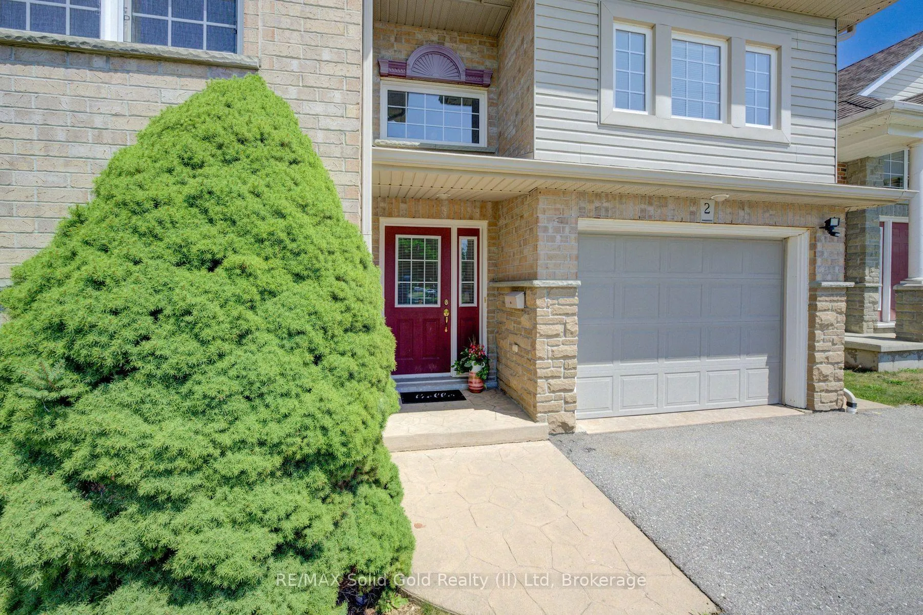 Photo 4 of 2 Smetana Drive, Kitchener — HOMEH