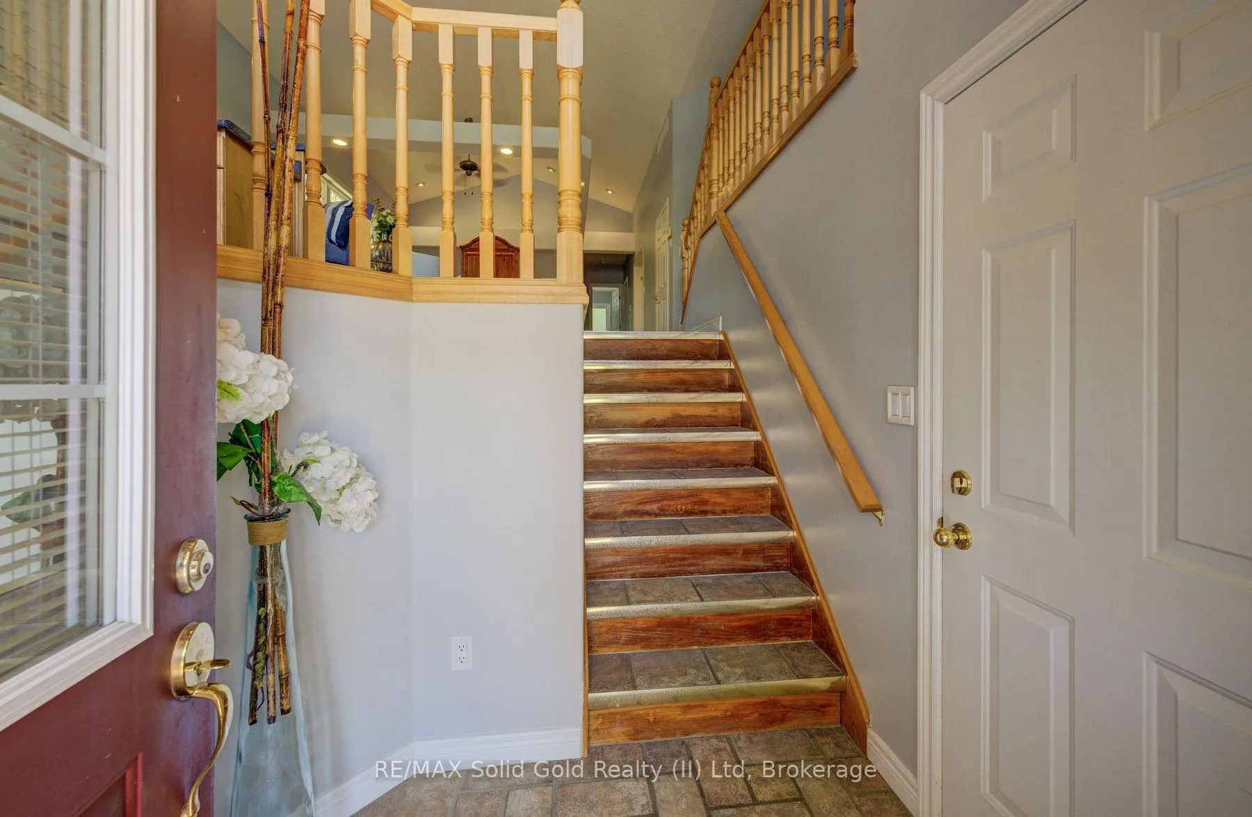 Photo 5 of 2 Smetana Drive, Kitchener — HOMEH