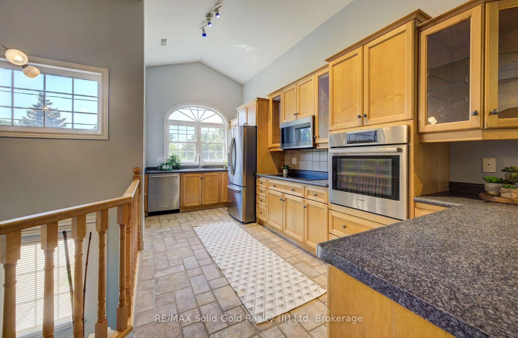 Photo 7 of 2 Smetana Drive, Kitchener — HOMEH
