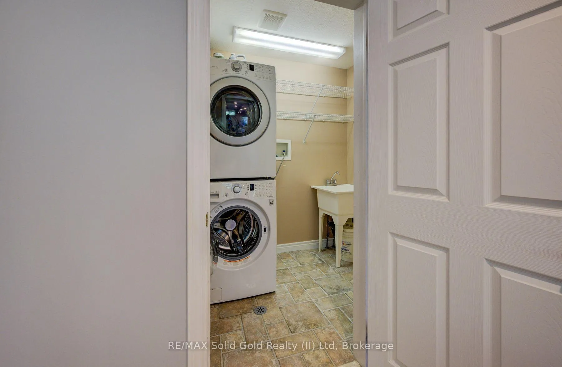 Photo 19 of 2 Smetana Drive, Kitchener — HOMEH