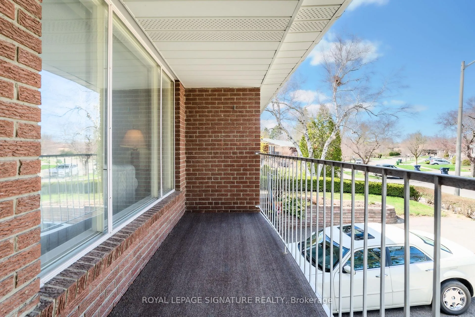 Photo 4 of 44 Harrington Crescent, North York, Bayview Woods-Steeles — HOMEH