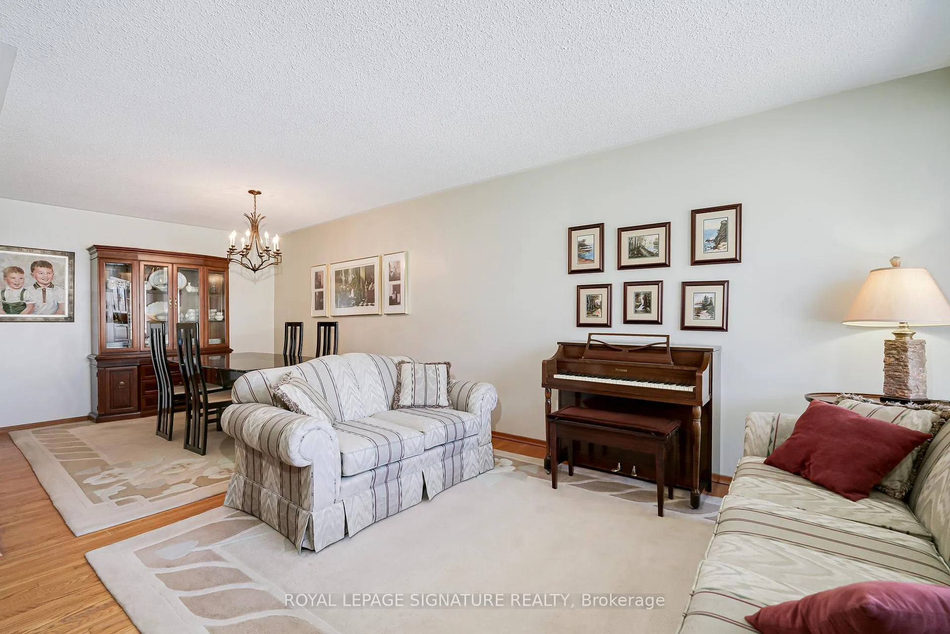 Photo 6 of 44 Harrington Crescent, North York, Bayview Woods-Steeles — HOMEH