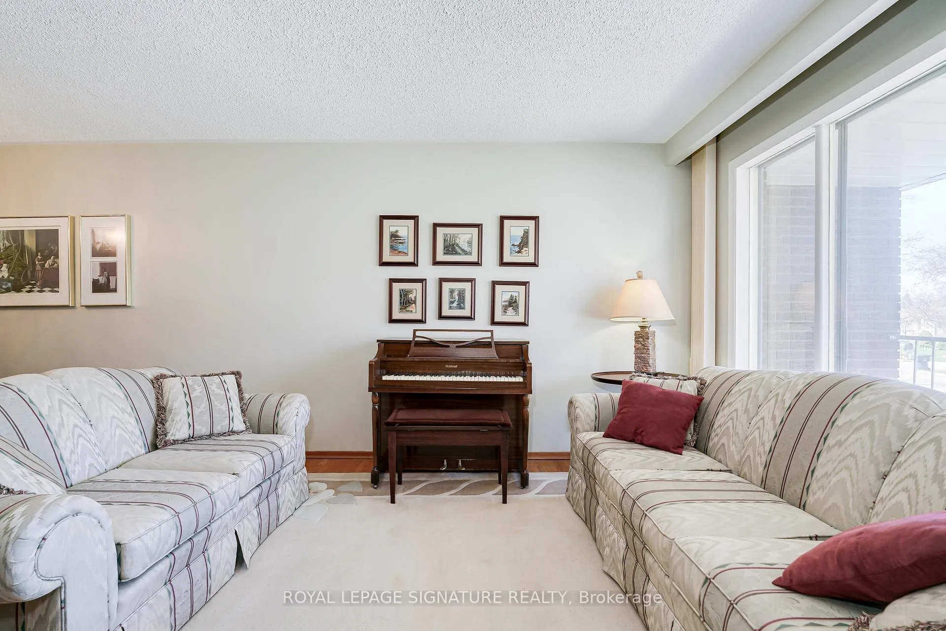 Photo 7 of 44 Harrington Crescent, North York, Bayview Woods-Steeles — HOMEH
