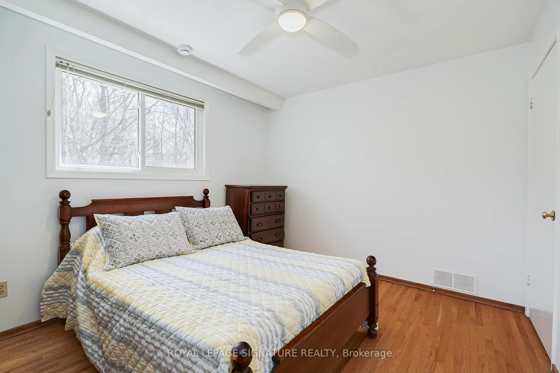Photo 19 of 44 Harrington Crescent, North York, Bayview Woods-Steeles — HOMEH