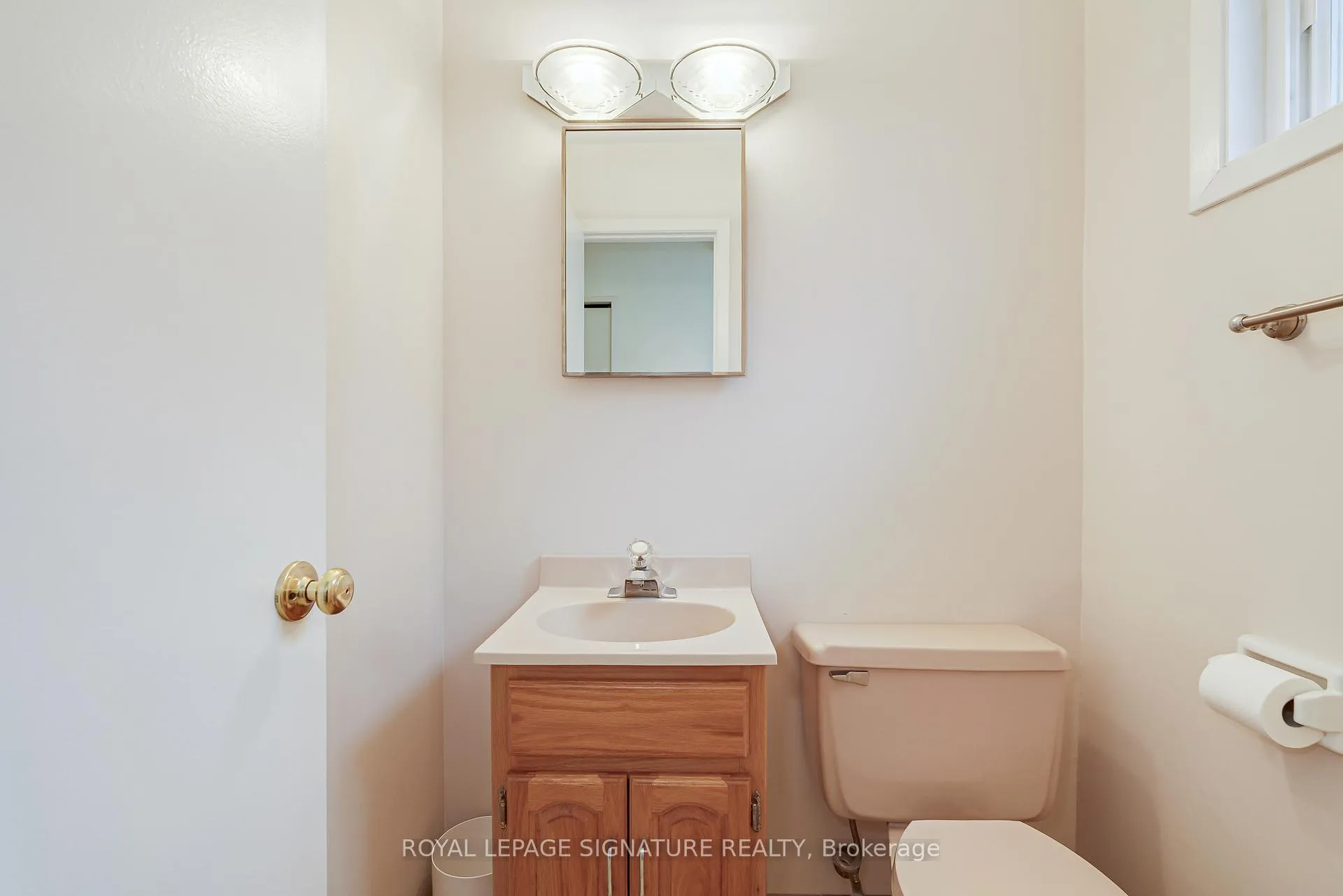 Photo 27 of 44 Harrington Crescent, North York, Bayview Woods-Steeles — HOMEH