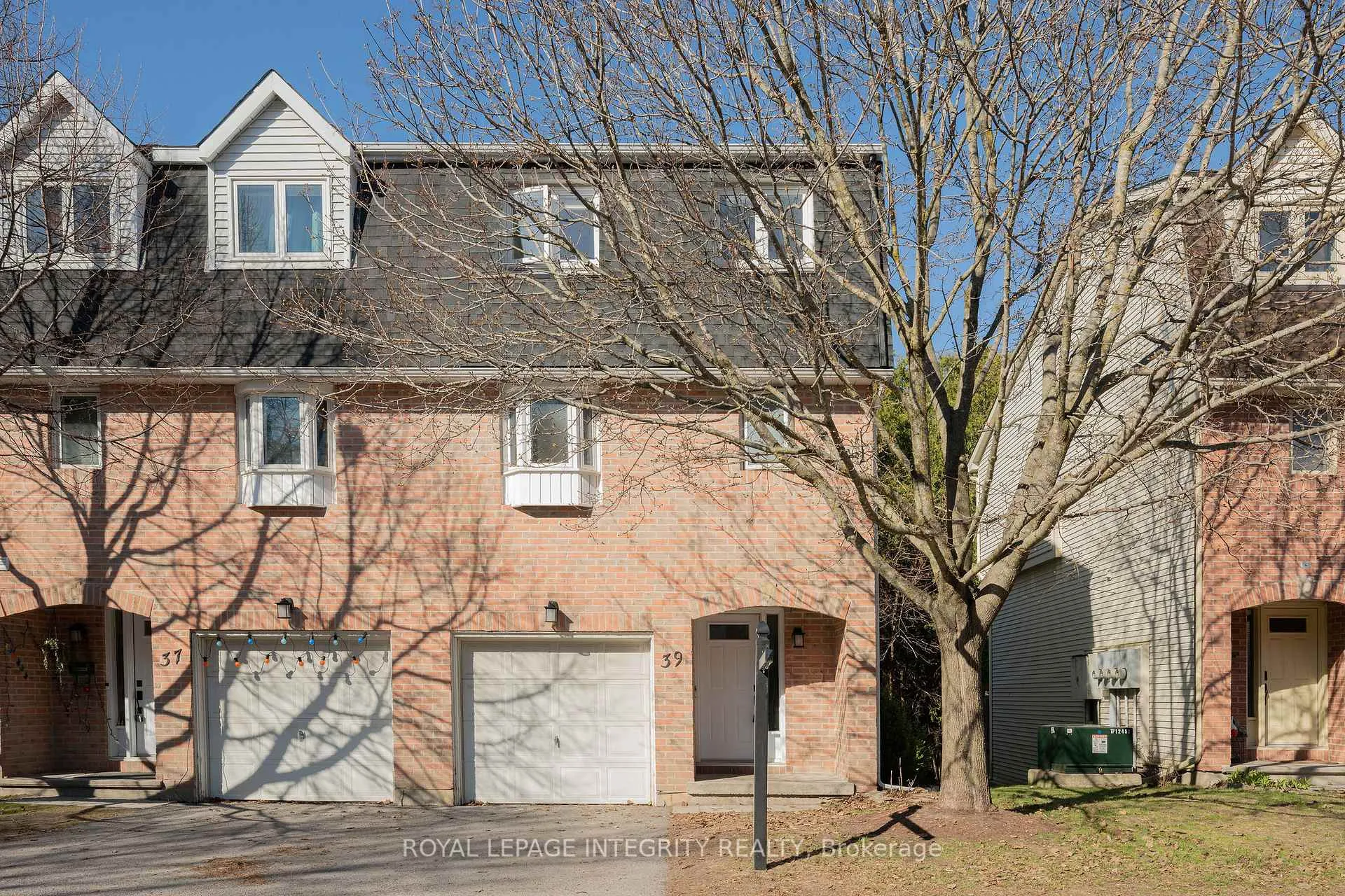 Photo 3 of 39 Lightfoot Place, Ottawa, Kanata - Katimavik — HOMEH