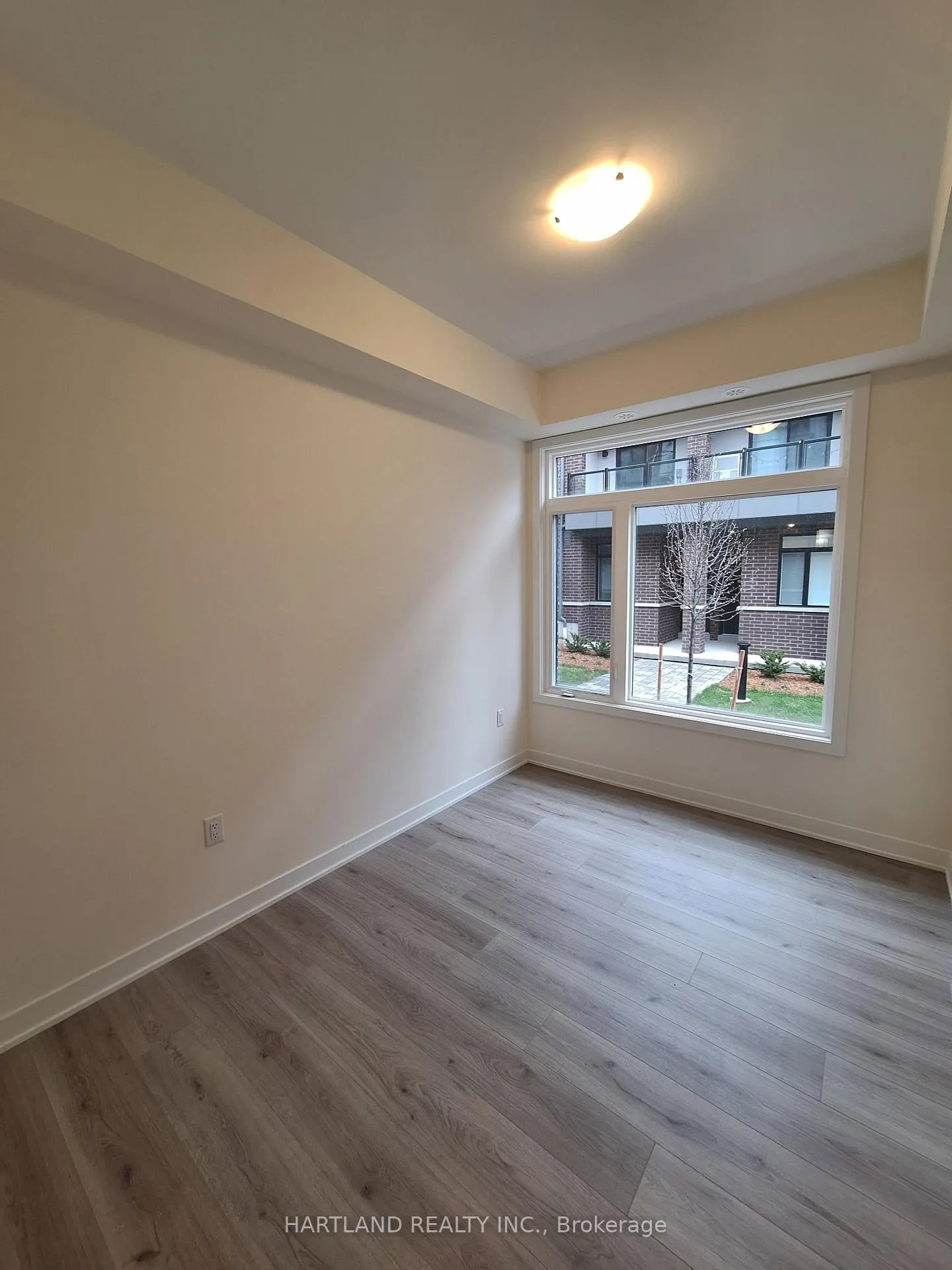 Photo 8 of Unit 1303, 1695 Dersan Street, Pickering, Duffin Heights — HOMEH