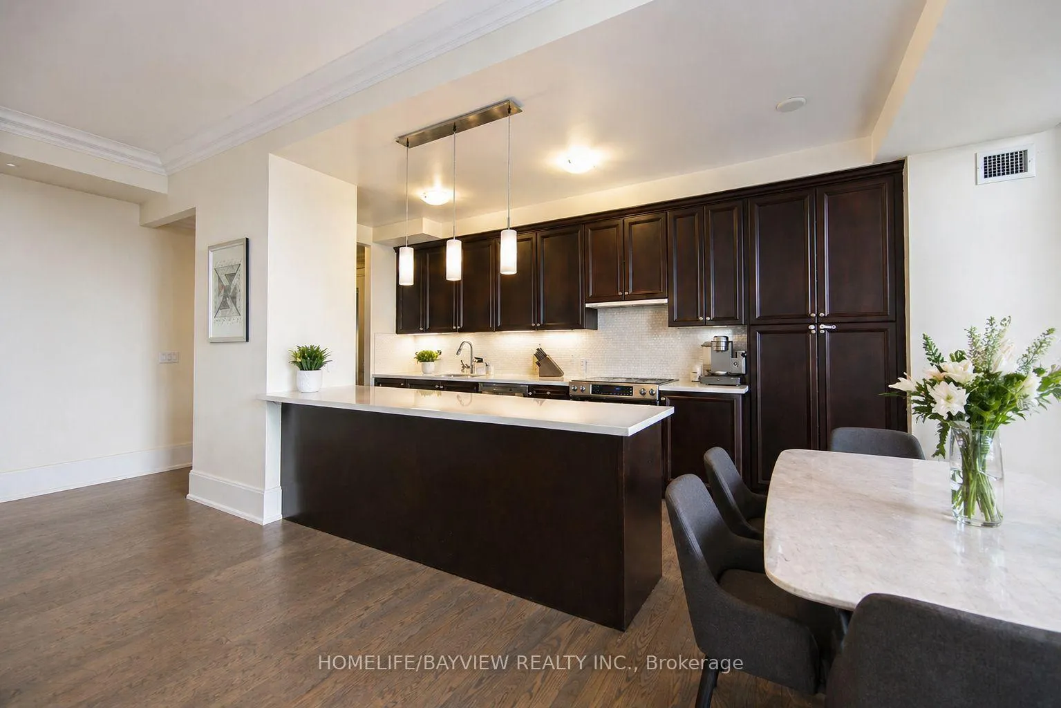 Photo 4 of Unit 2614, 70 Roehampton Avenue, Toronto, Mount Pleasant West — HOMEH