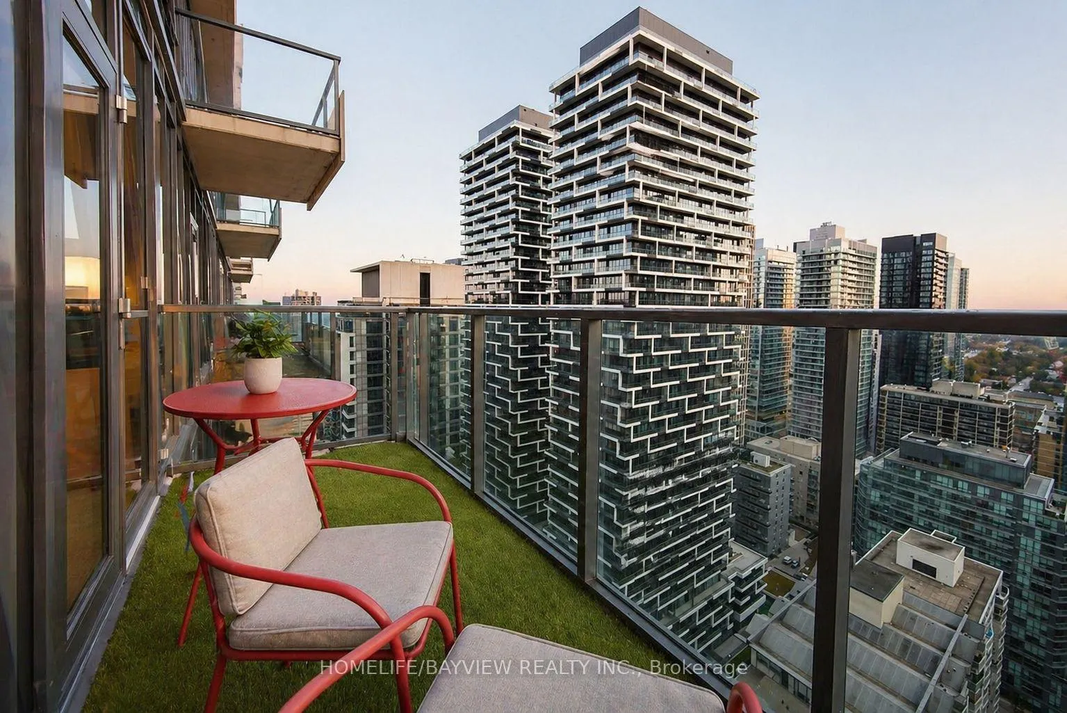 Photo 9 of Unit 2614, 70 Roehampton Avenue, Toronto, Mount Pleasant West — HOMEH