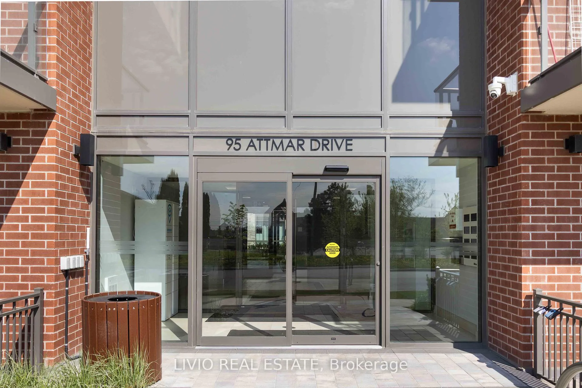 Photo 4 of Unit 206, 95 Attmar Drive, Brampton, Bram East — HOMEH