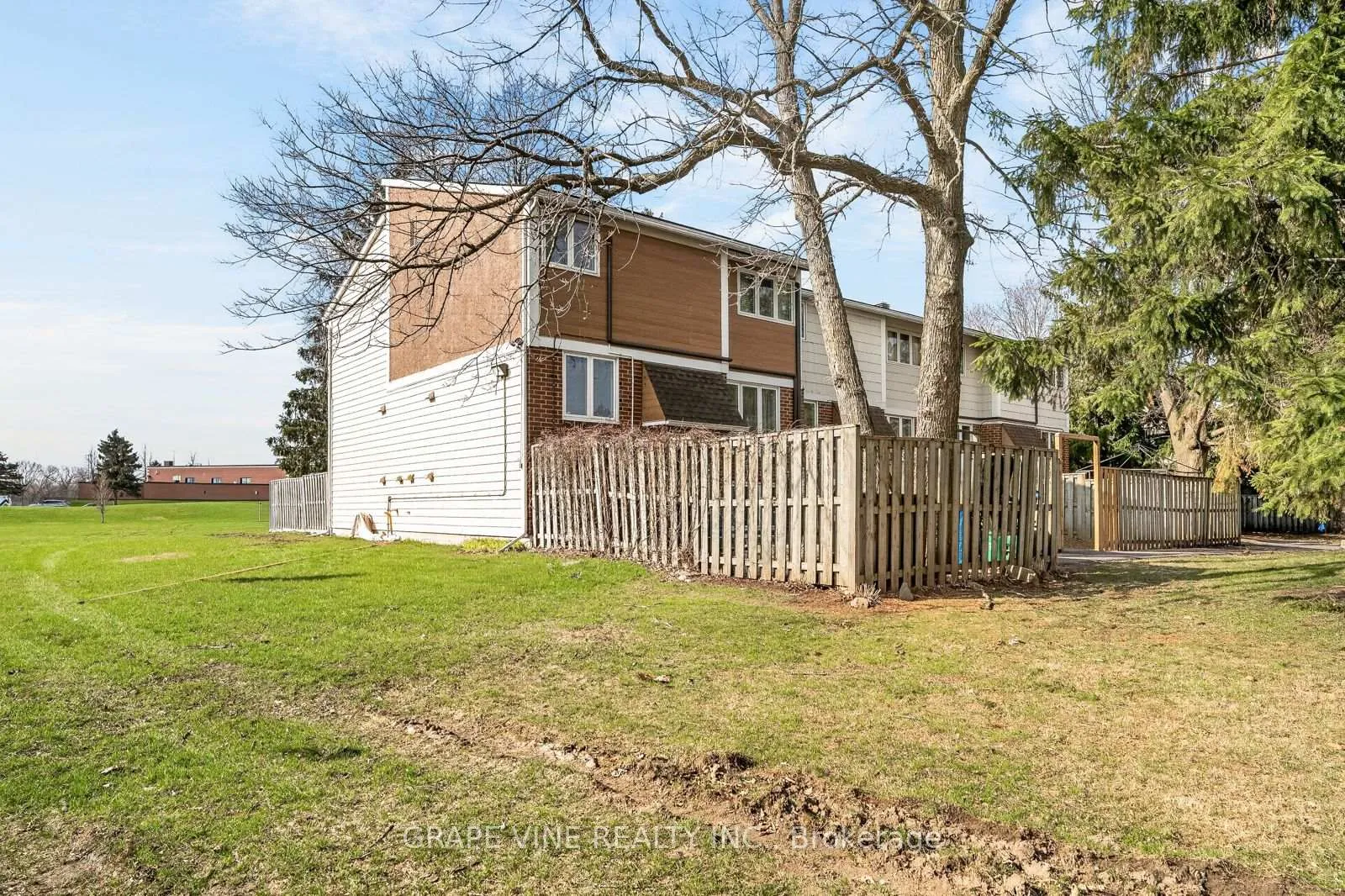 Photo 2 of Unit 36, 177 Salter Crescent, Ottawa, Kanata - Beaverbrook — HOMEH
