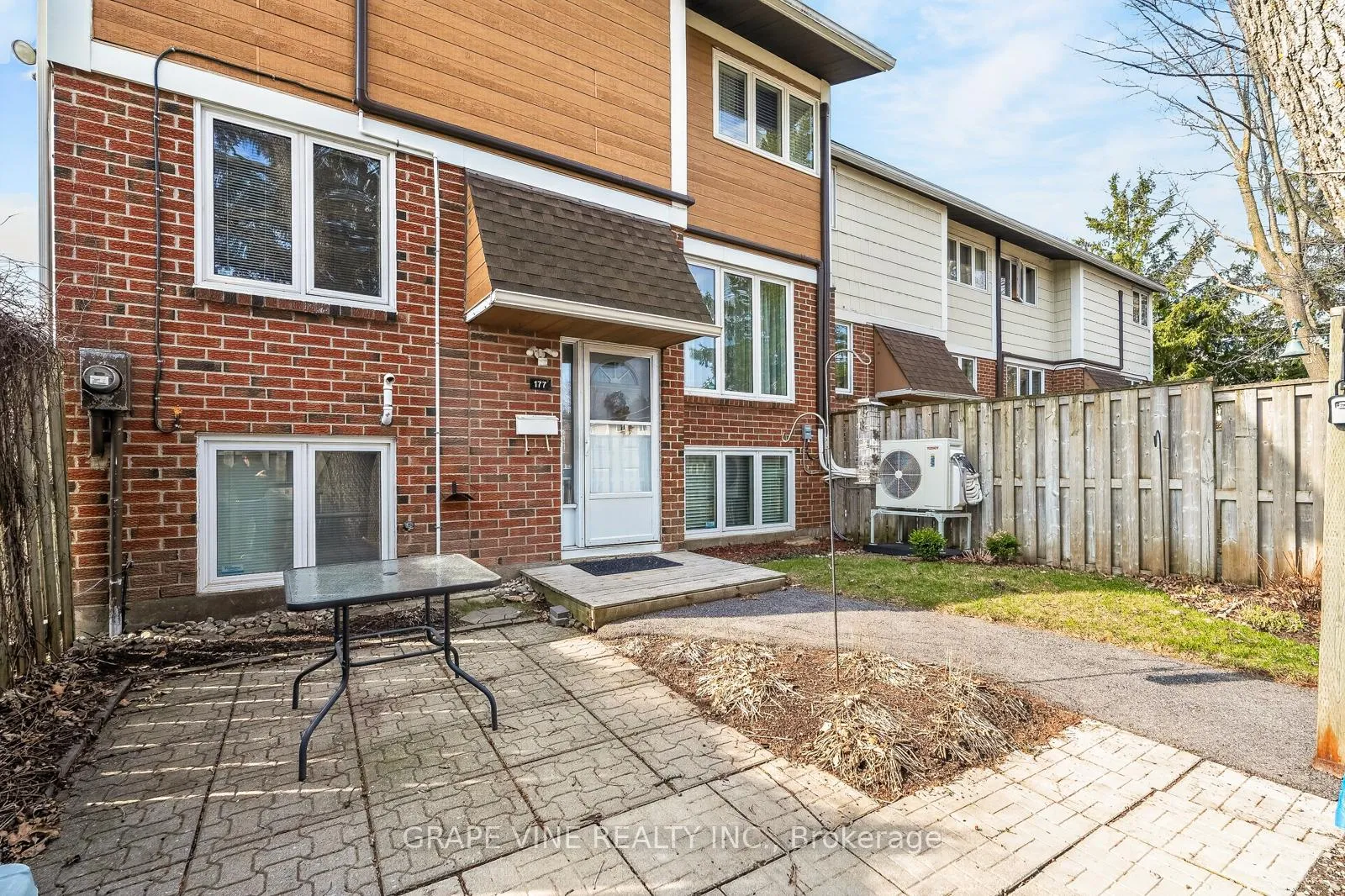 Photo 4 of Unit 36, 177 Salter Crescent, Ottawa, Kanata - Beaverbrook — HOMEH