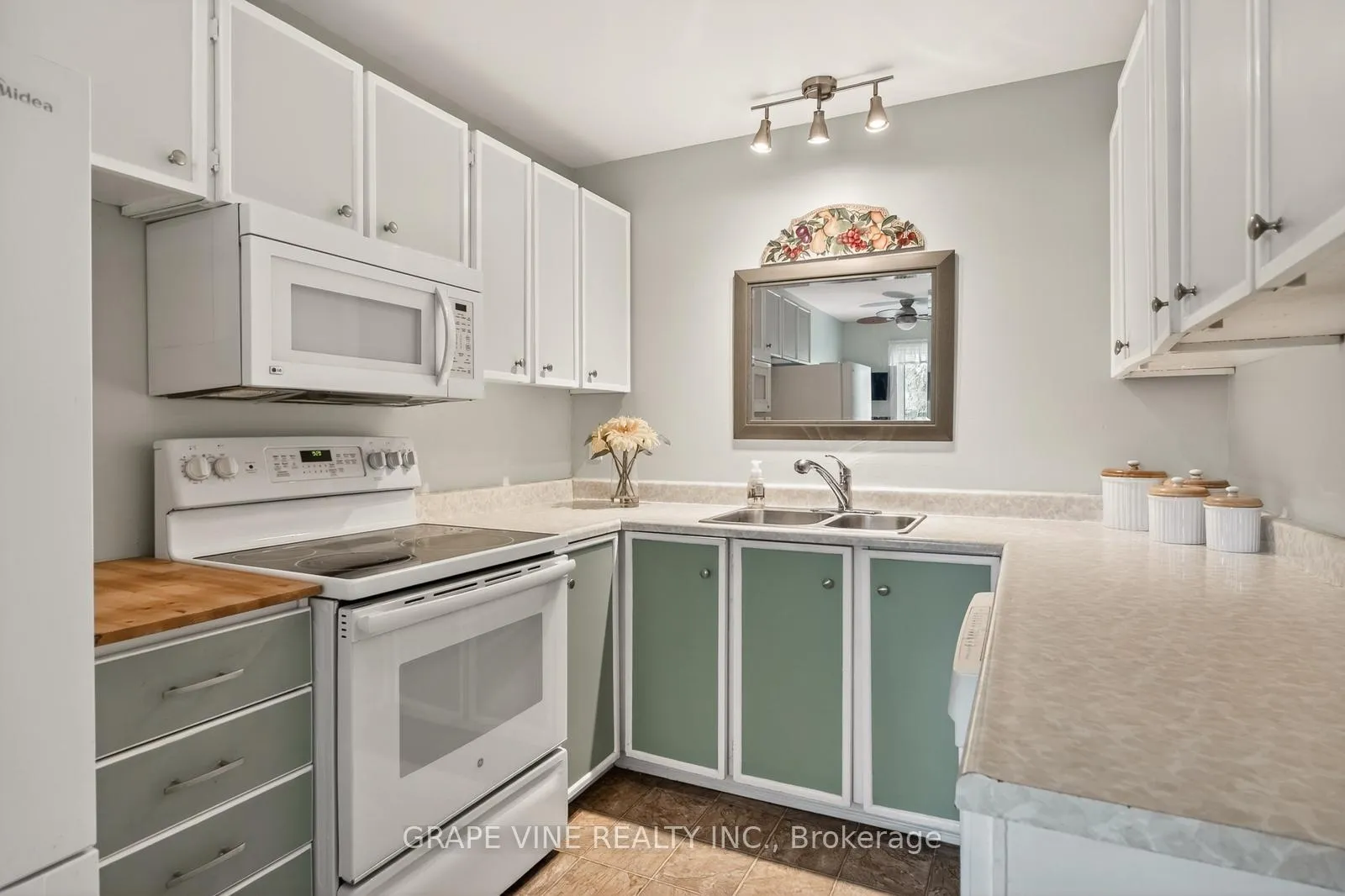 Photo 13 of Unit 36, 177 Salter Crescent, Ottawa, Kanata - Beaverbrook — HOMEH