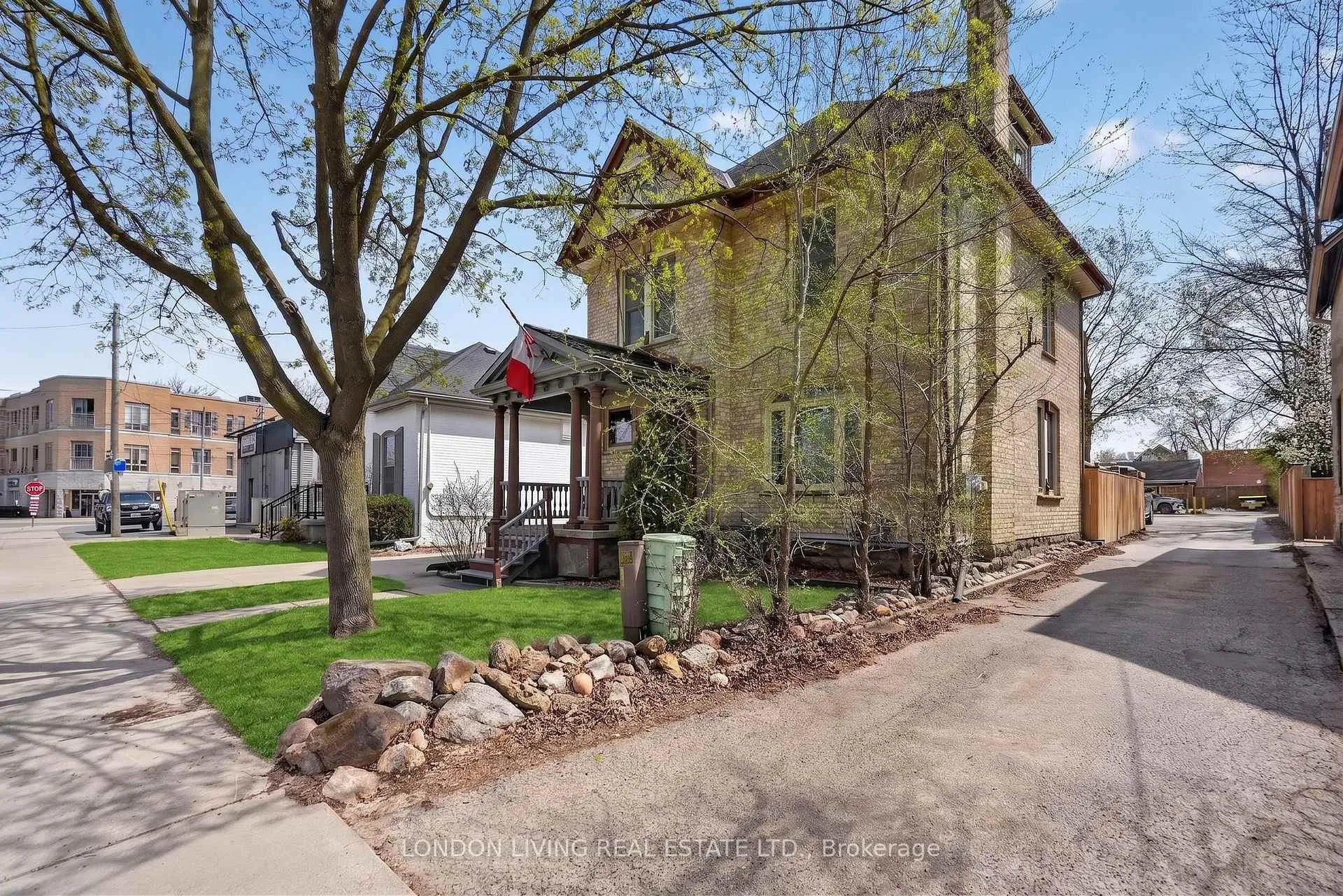Photo 3 of 141 Bruce Street, London, South F — HOMEH