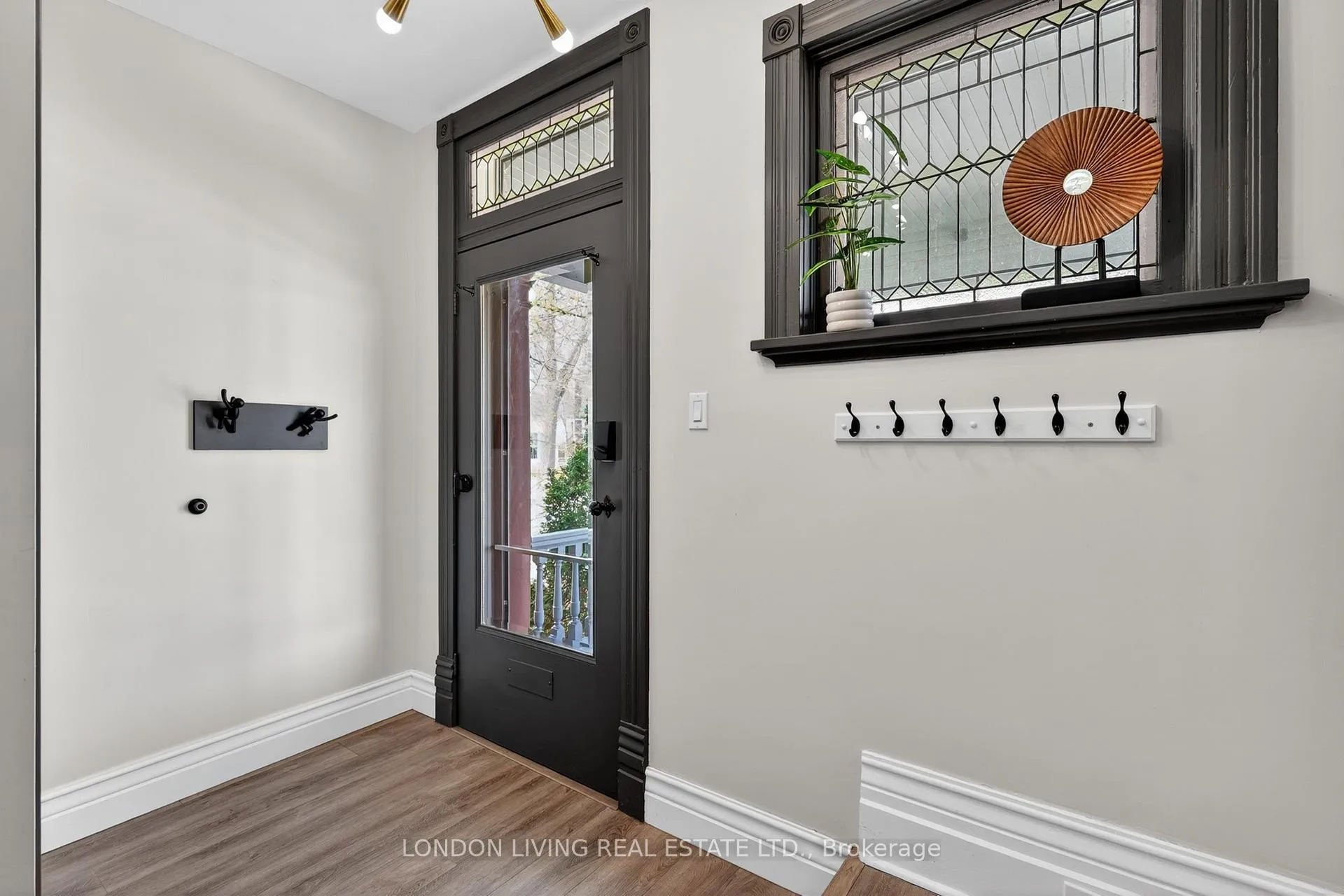 Photo 5 of 141 Bruce Street, London, South F — HOMEH