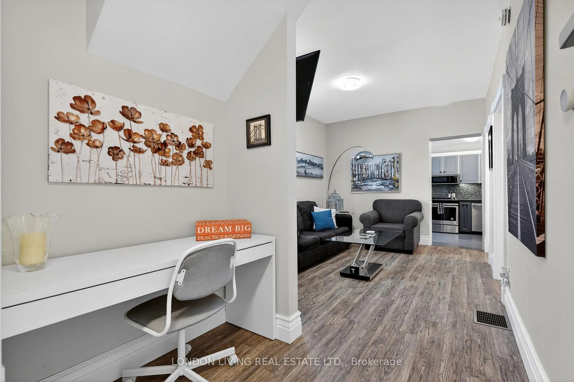 Photo 7 of 141 Bruce Street, London, South F — HOMEH