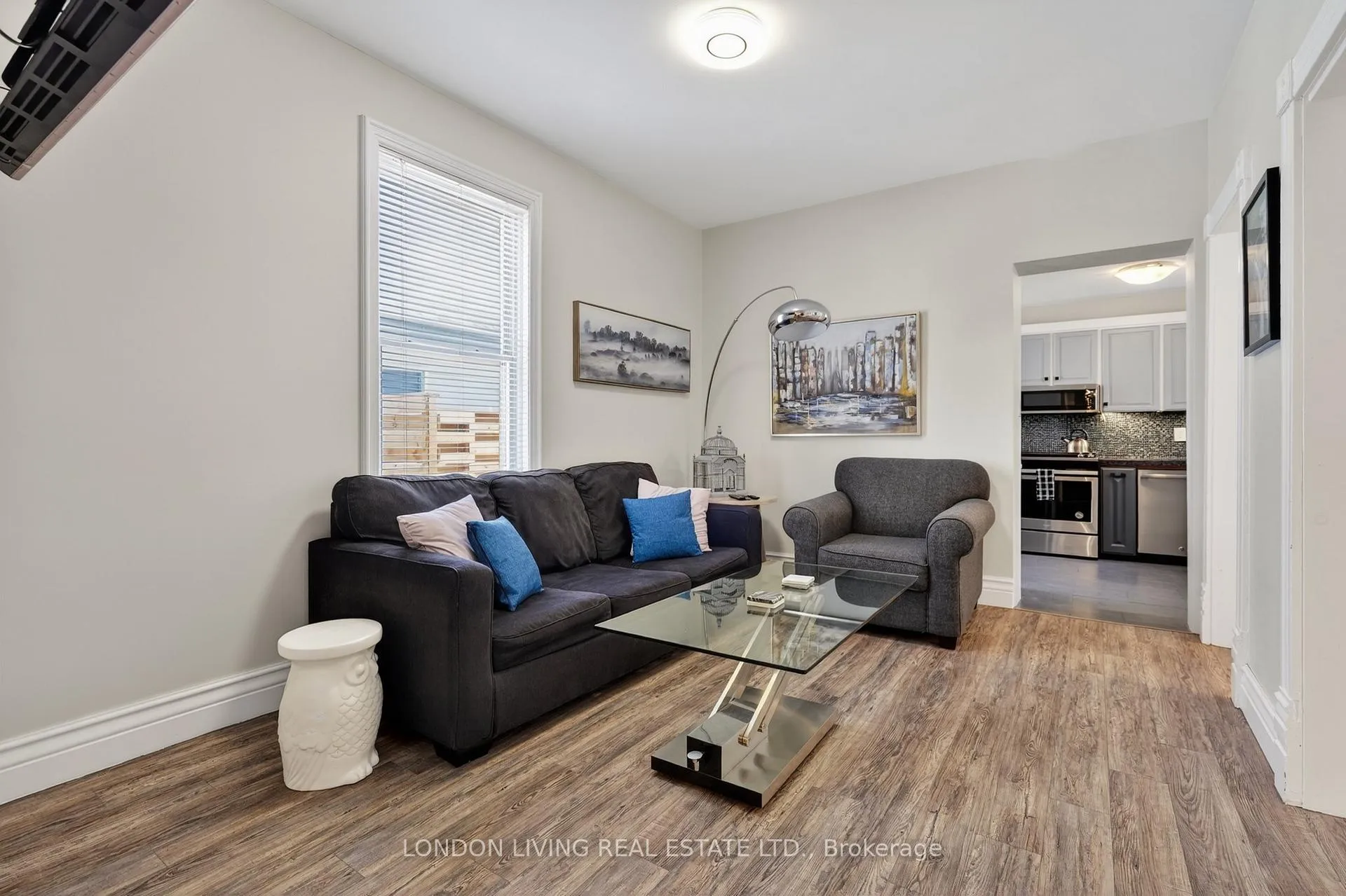 Photo 8 of 141 Bruce Street, London, South F — HOMEH