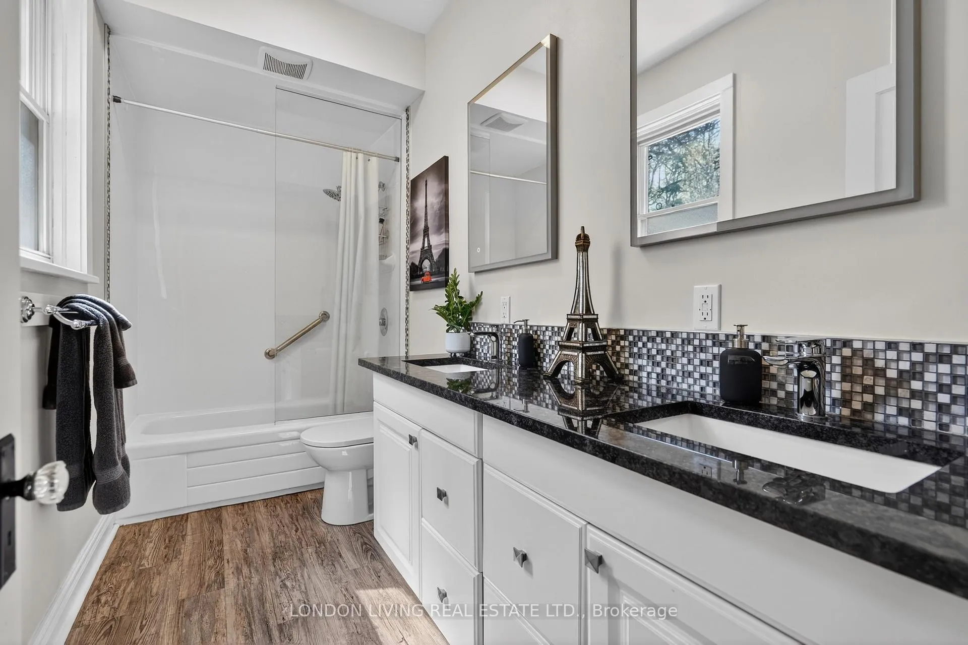 Photo 17 of 141 Bruce Street, London, South F — HOMEH