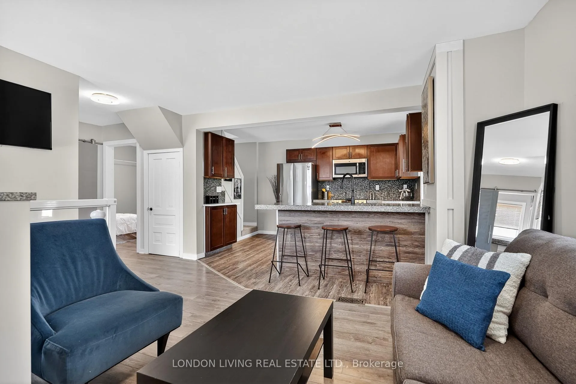 Photo 21 of 141 Bruce Street, London, South F — HOMEH