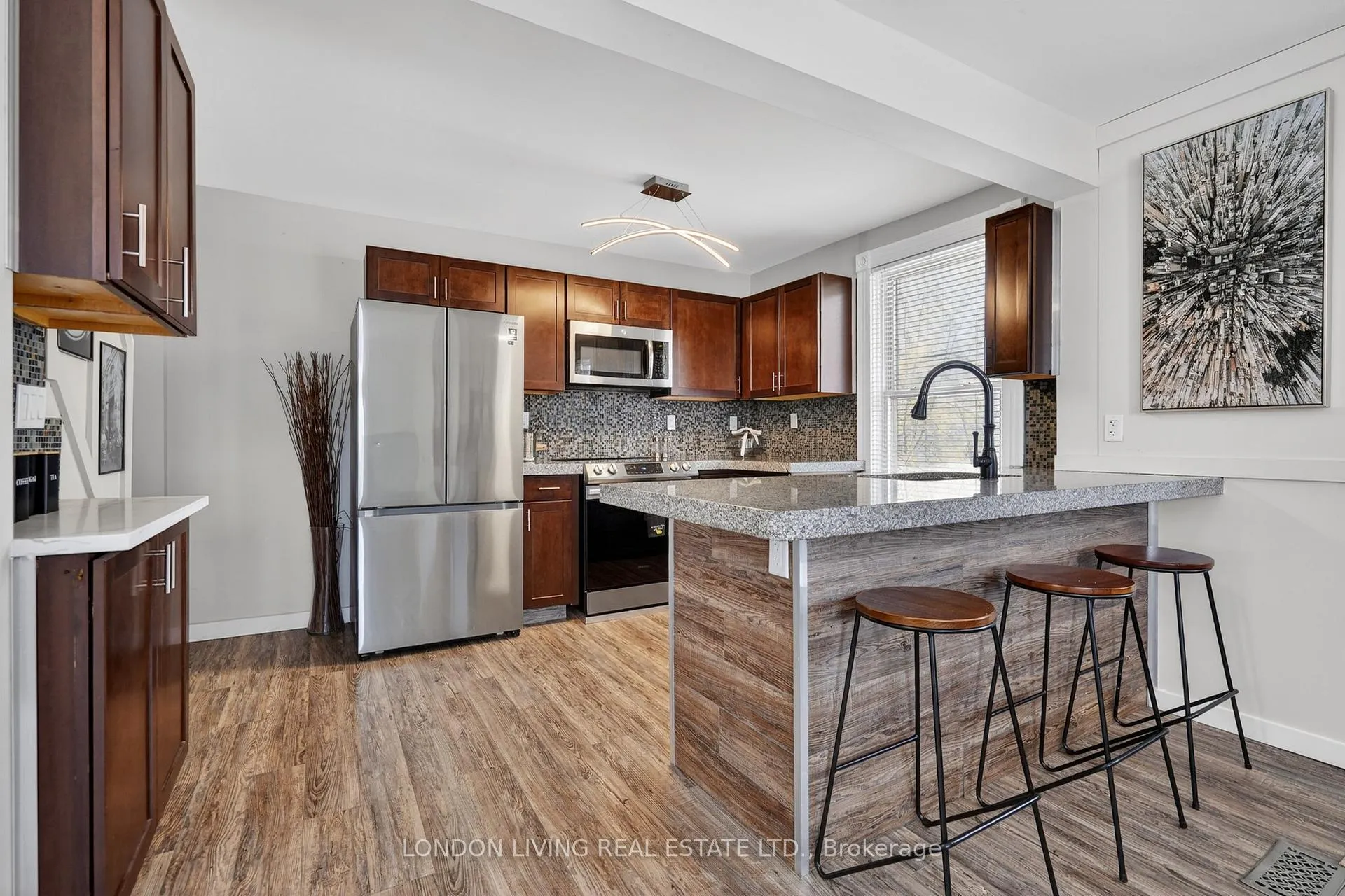 Photo 22 of 141 Bruce Street, London, South F — HOMEH