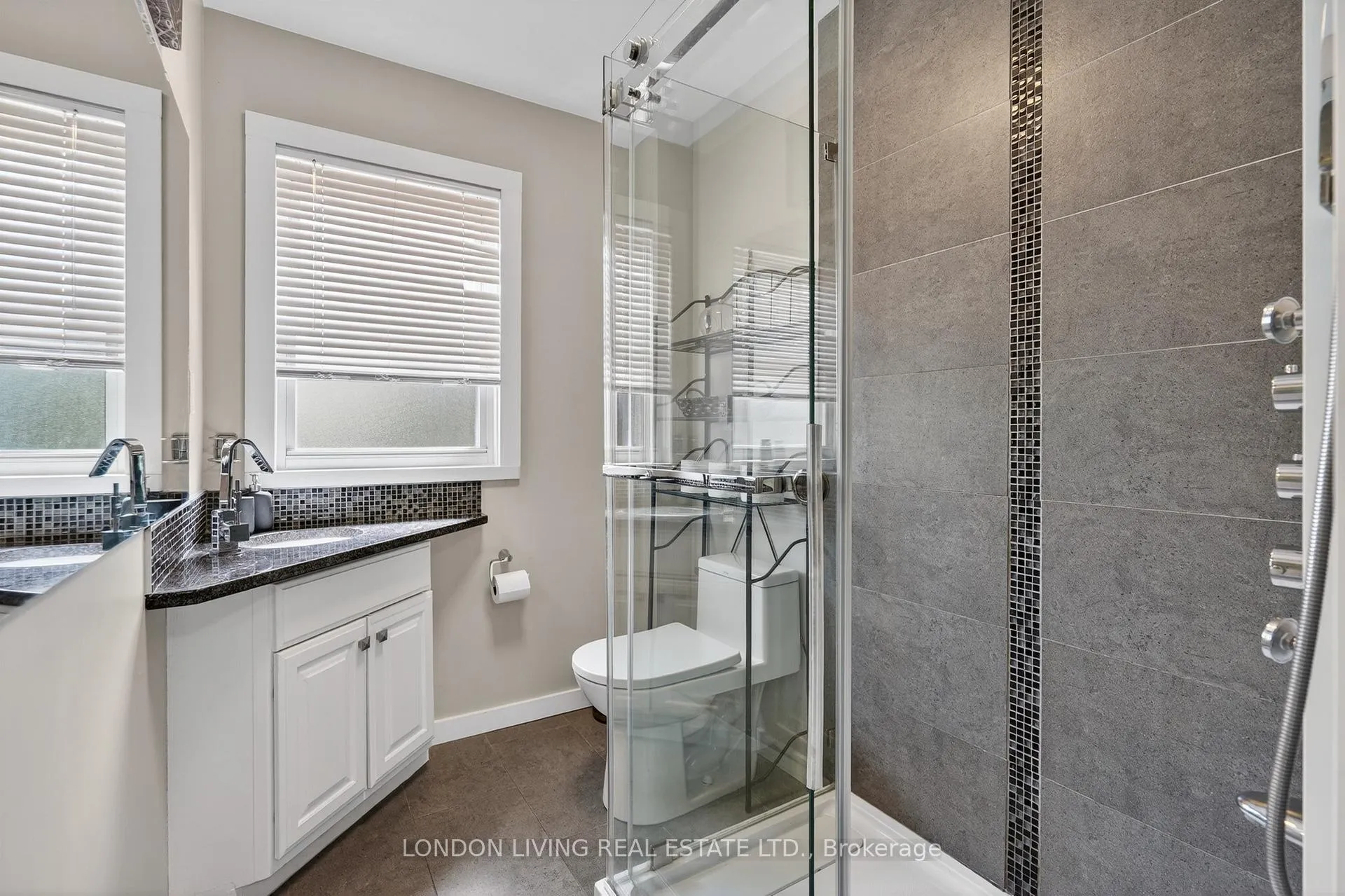 Photo 31 of 141 Bruce Street, London, South F — HOMEH